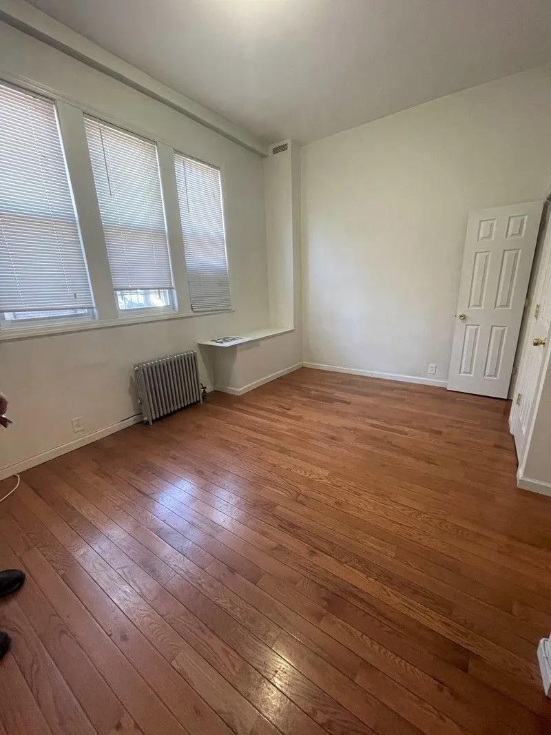 23-12 Broadway Property Photo 11