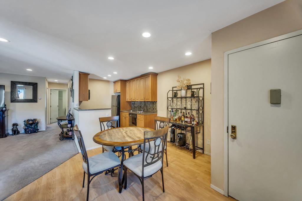 77 Richmond Boulevard 3a Property Photo 6