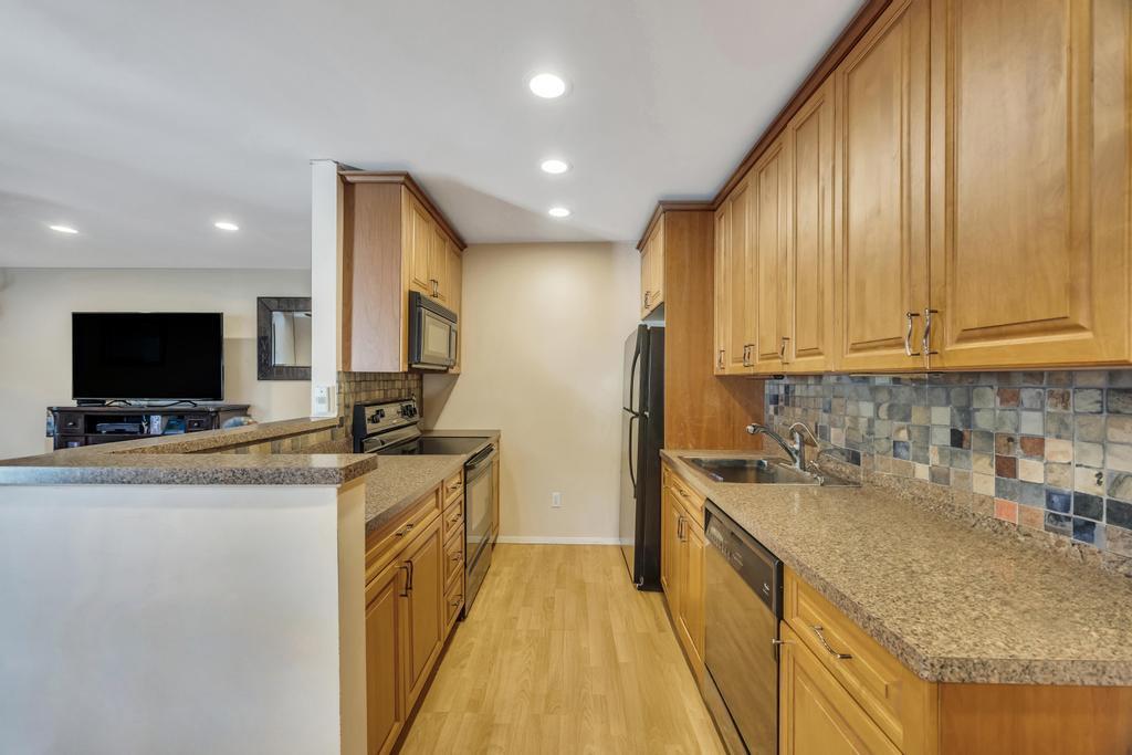 77 Richmond Boulevard 3a Property Photo 7