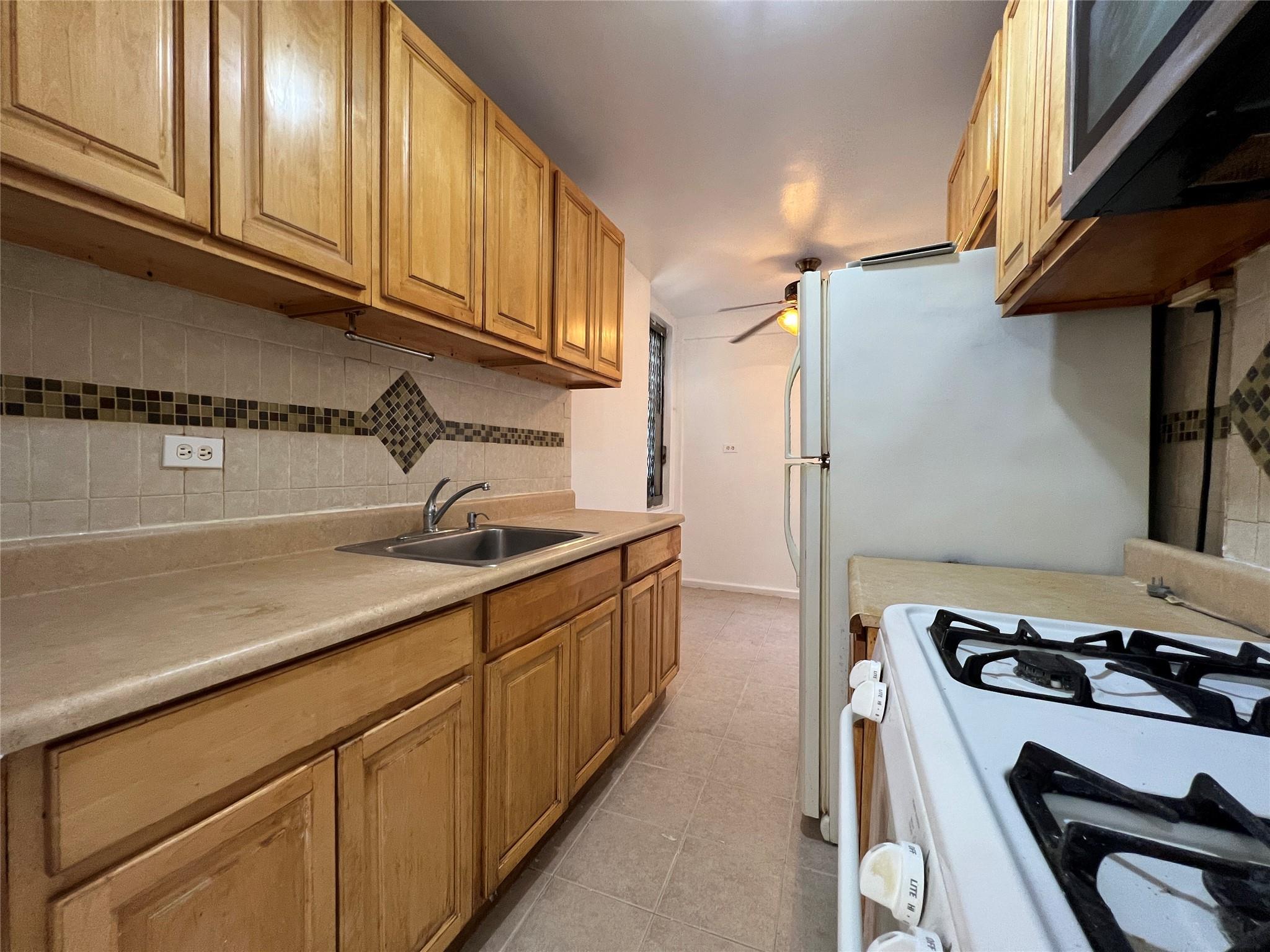 1475 Thieriot Avenue 5j Property Photo 5