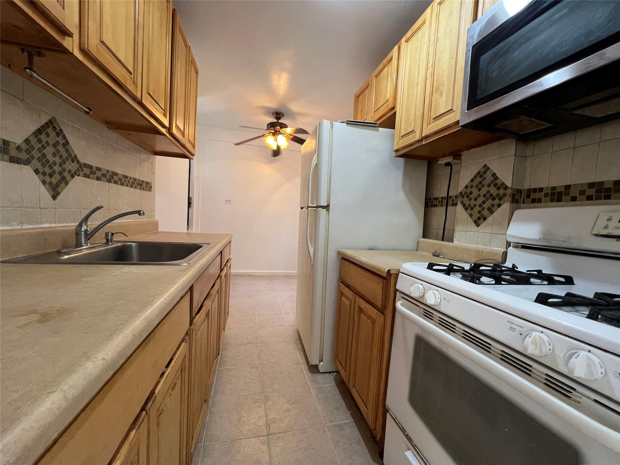 1475 Thieriot Avenue 5j Property Photo 6
