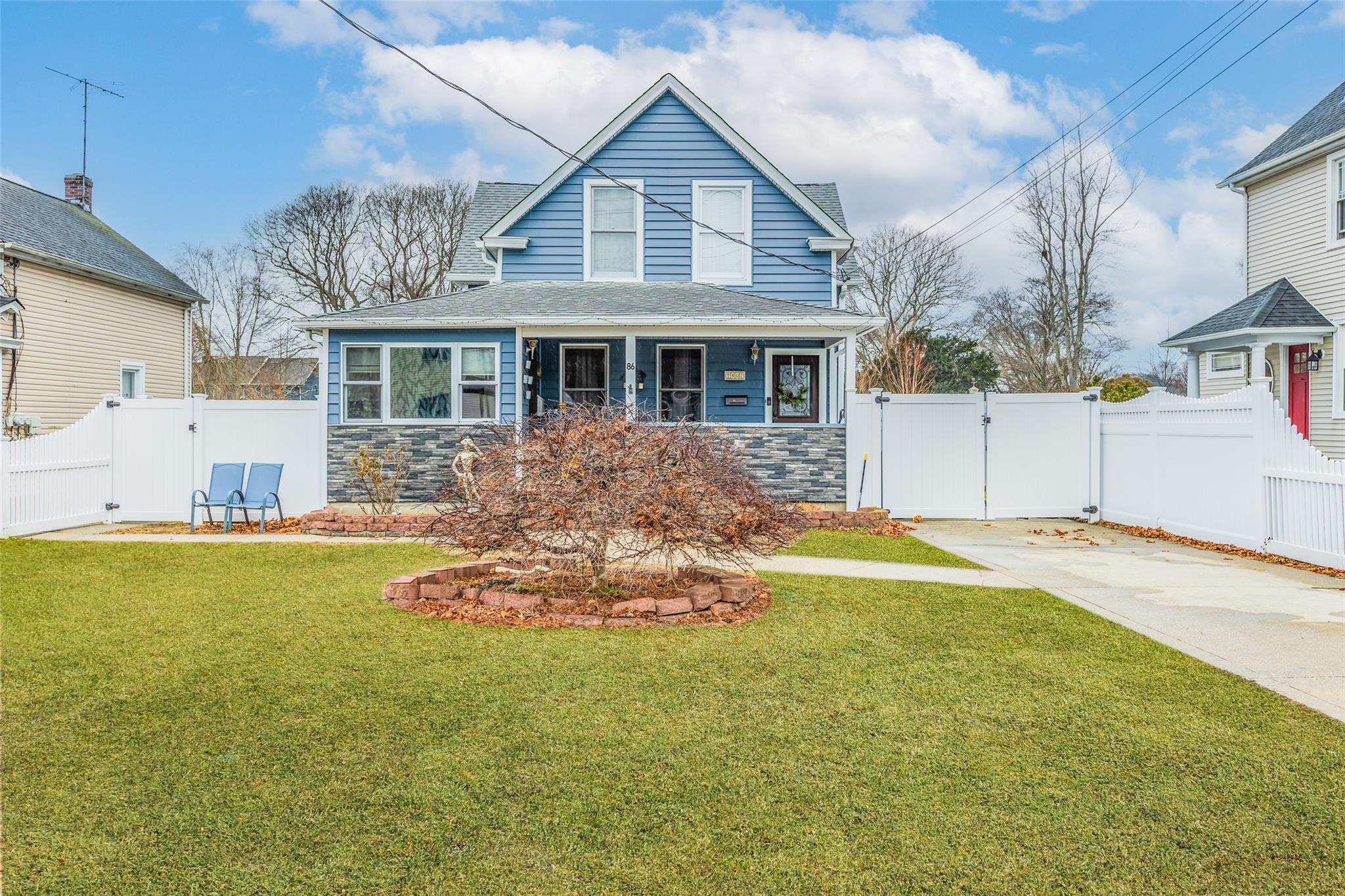 Sayville Real Estate Listings Main Image