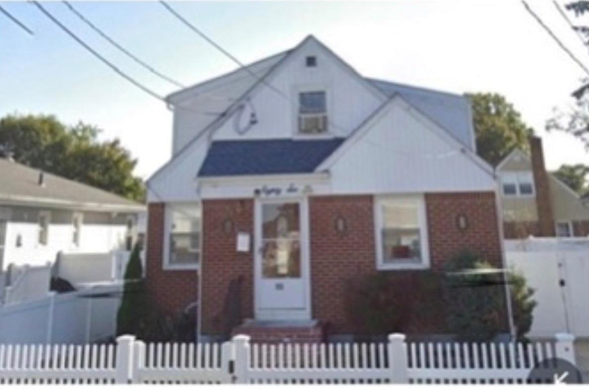 86 Allen Street Property Photo 1