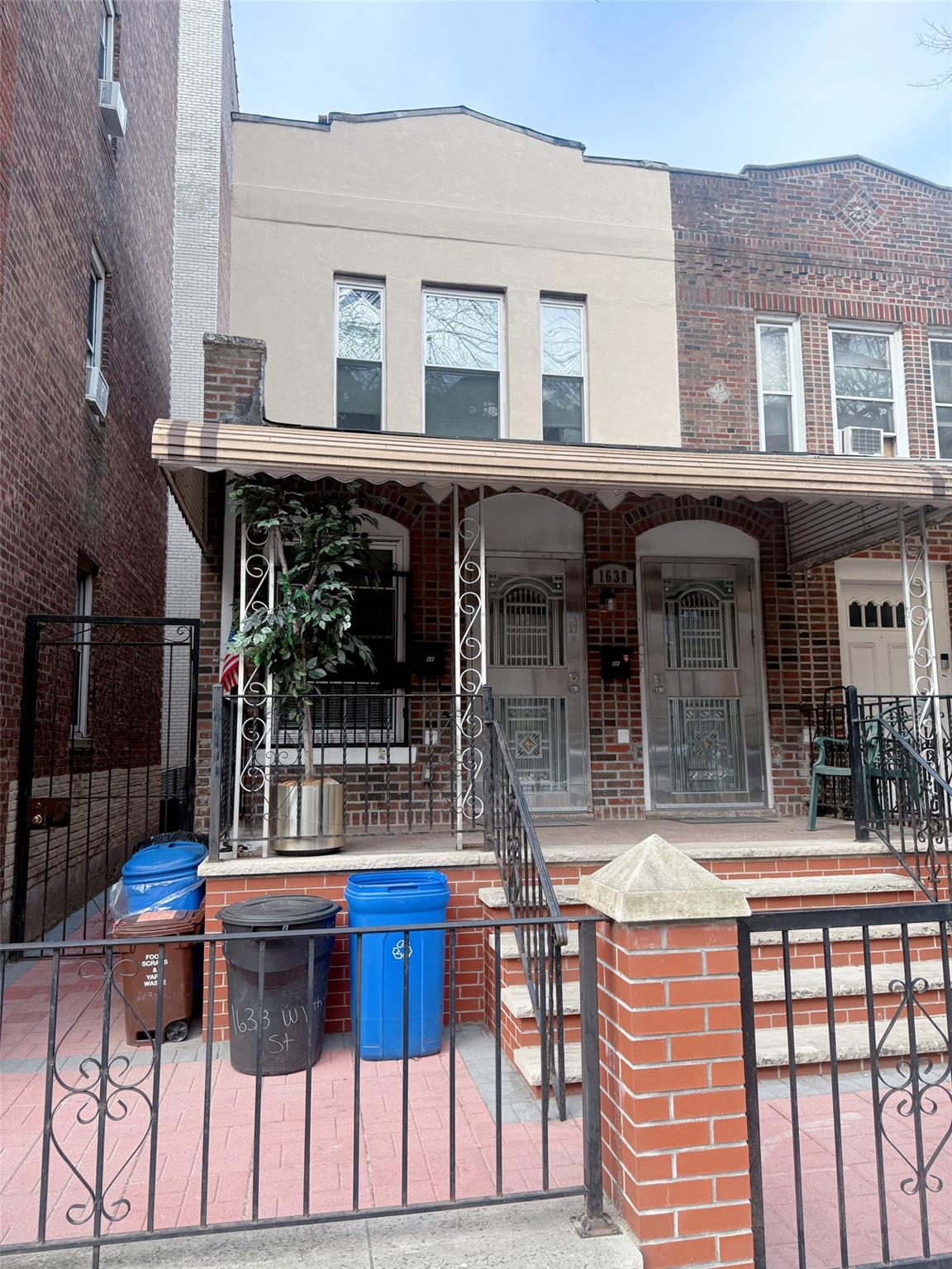 1638 W 10 Street Property Photo