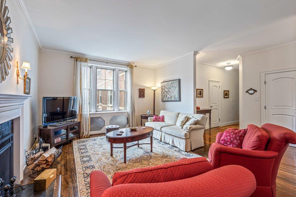 68-10 108 Street 2f Property Photo 6