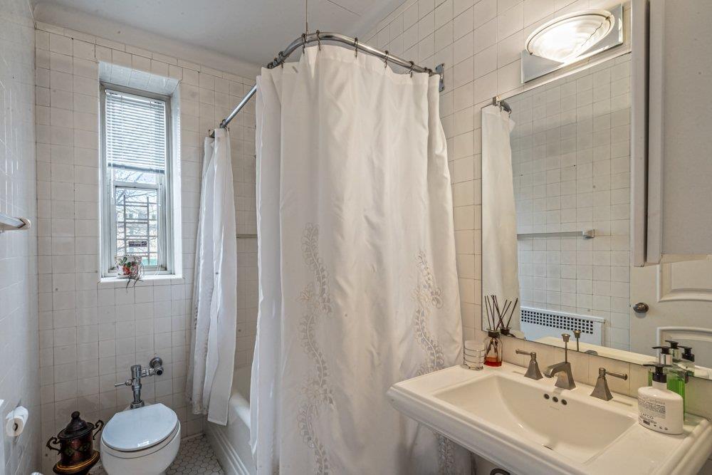 68-10 108 Street 2f Property Photo 17