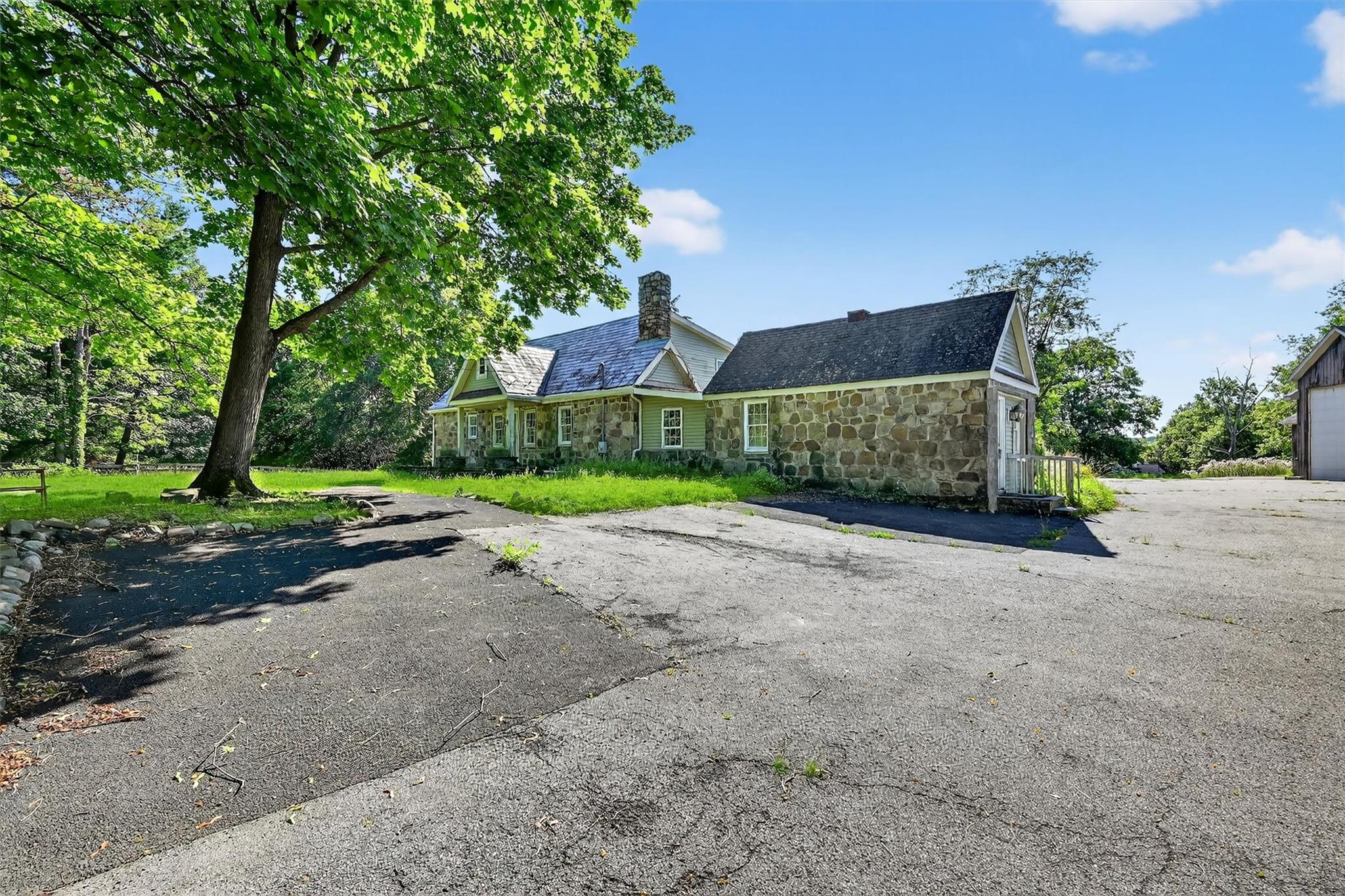 151 Tuthill Road Property Photo 3