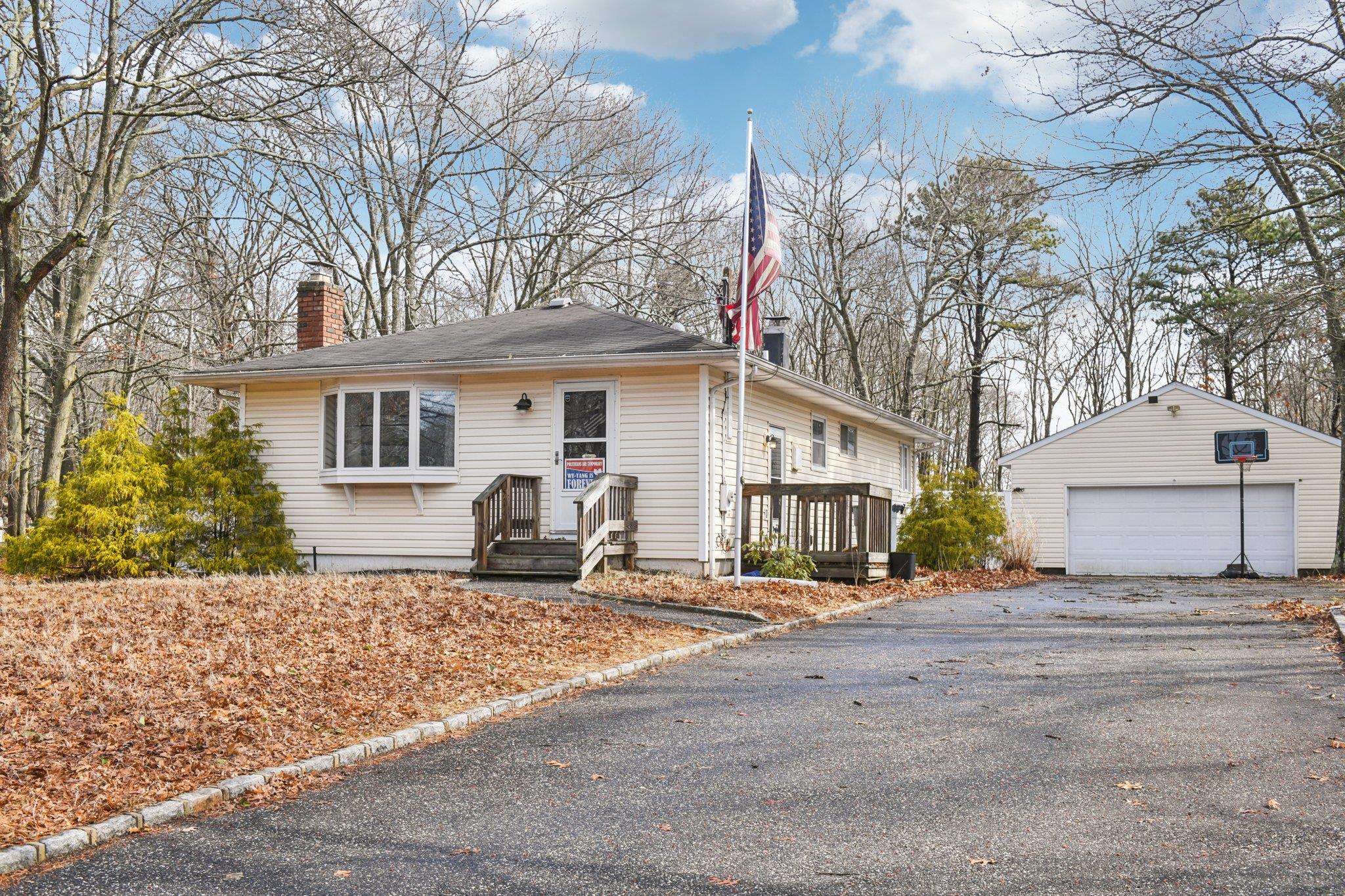 45 Trainor Avenue Property Photo 3
