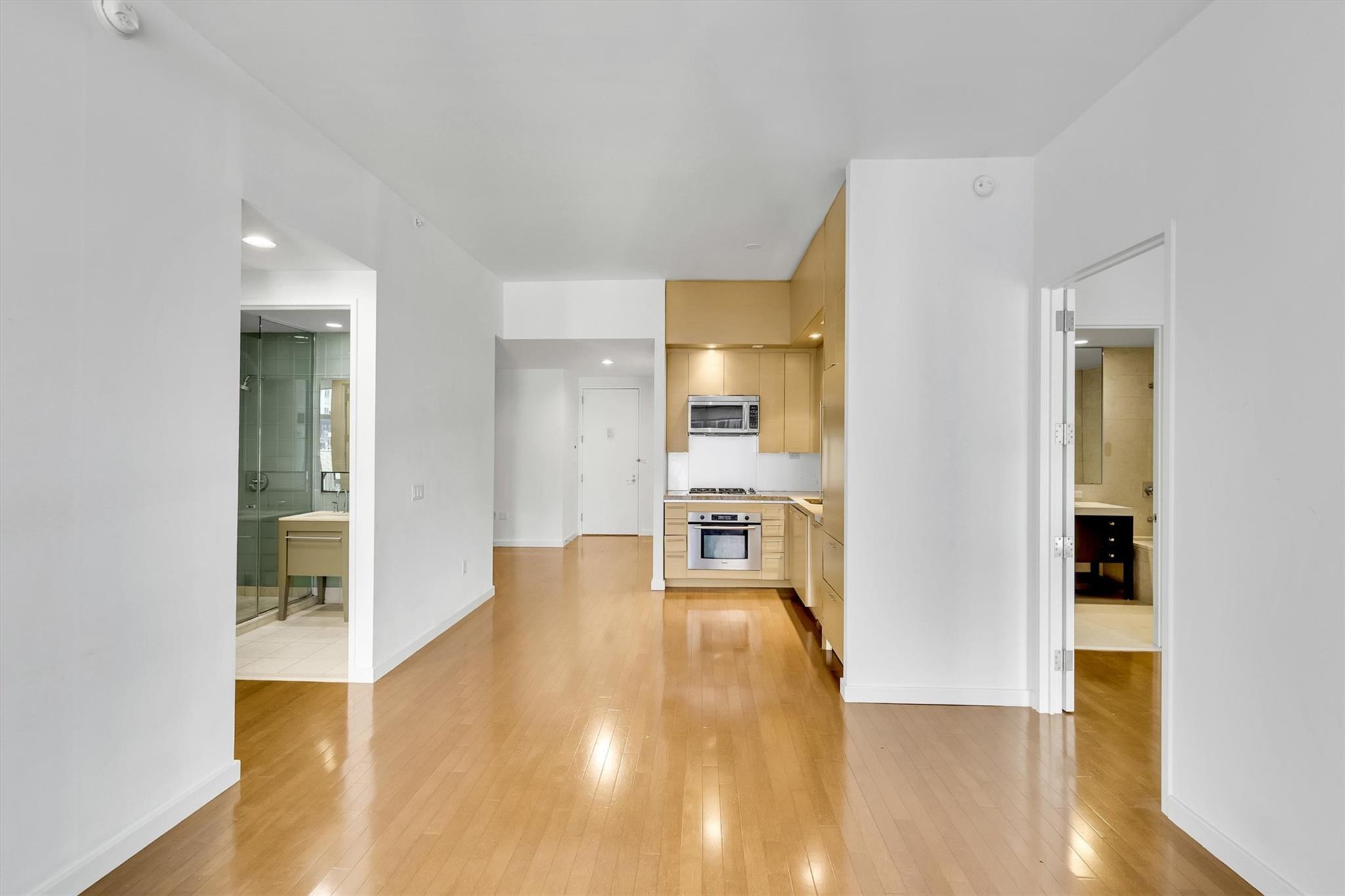 1600 Broadway 21g Property Photo 12