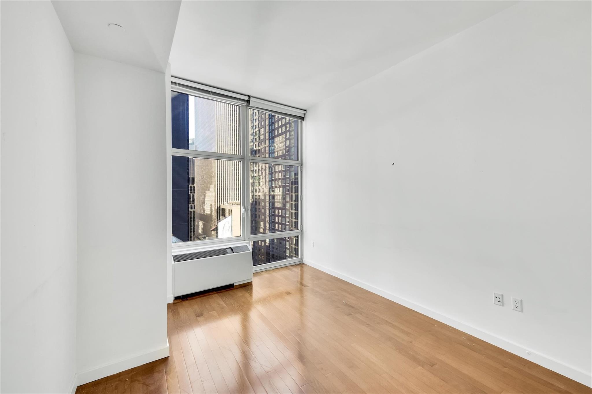 1600 Broadway 21g Property Photo 16