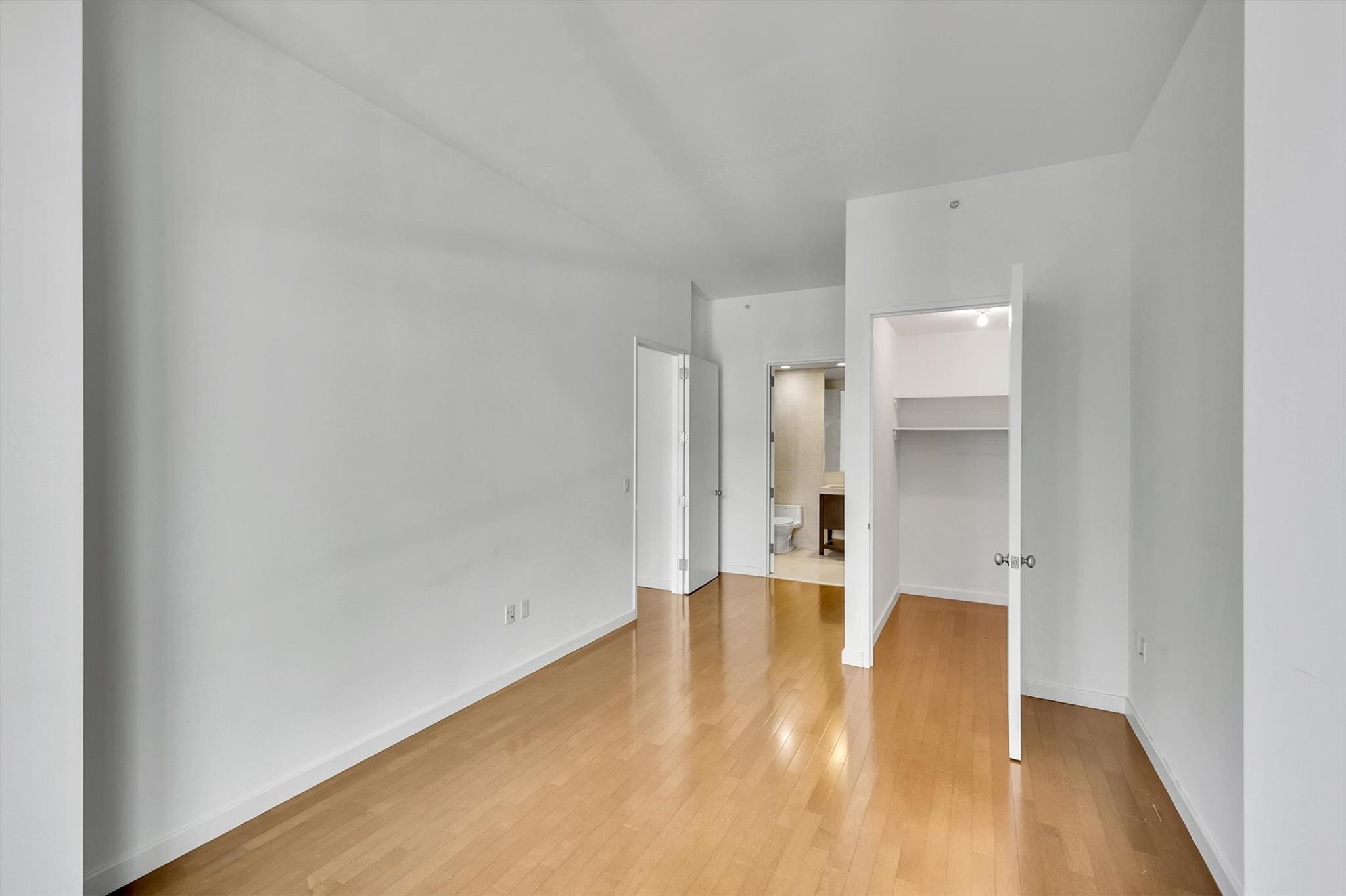 1600 Broadway 21g Property Photo 21