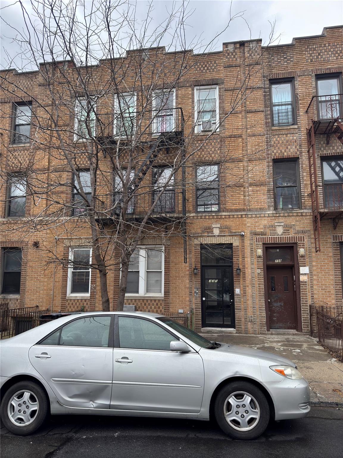 335 E 34th Street Property Photo