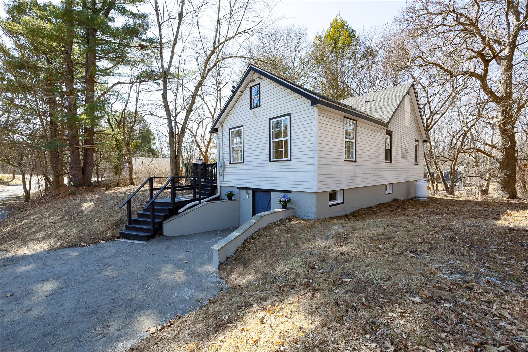3 Holt Road Property Photo 3
