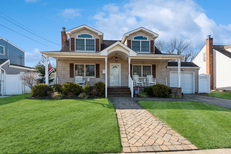 254 N Elm Street Property Photo