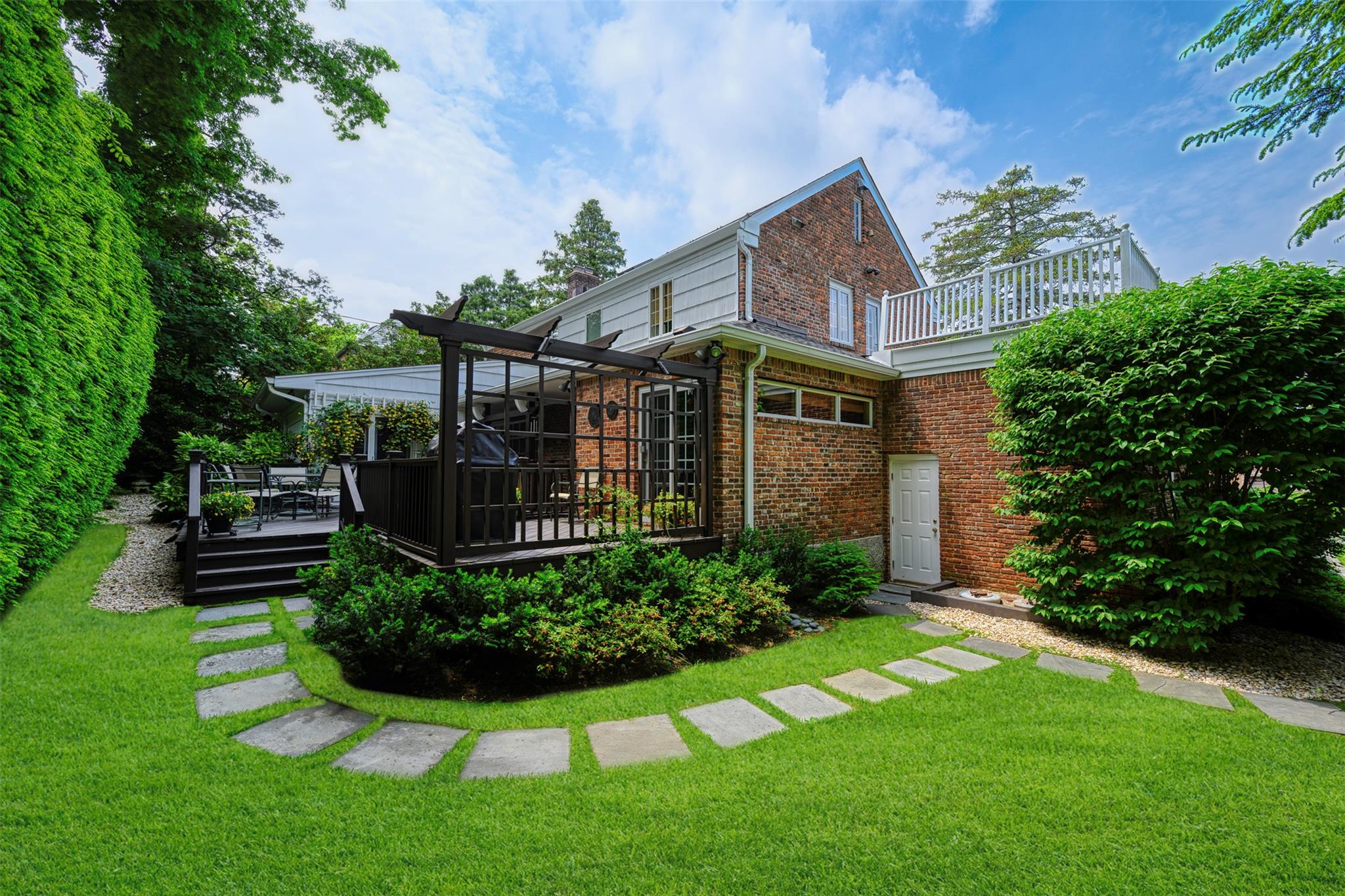 17 Pond Park Road Property Photo 32