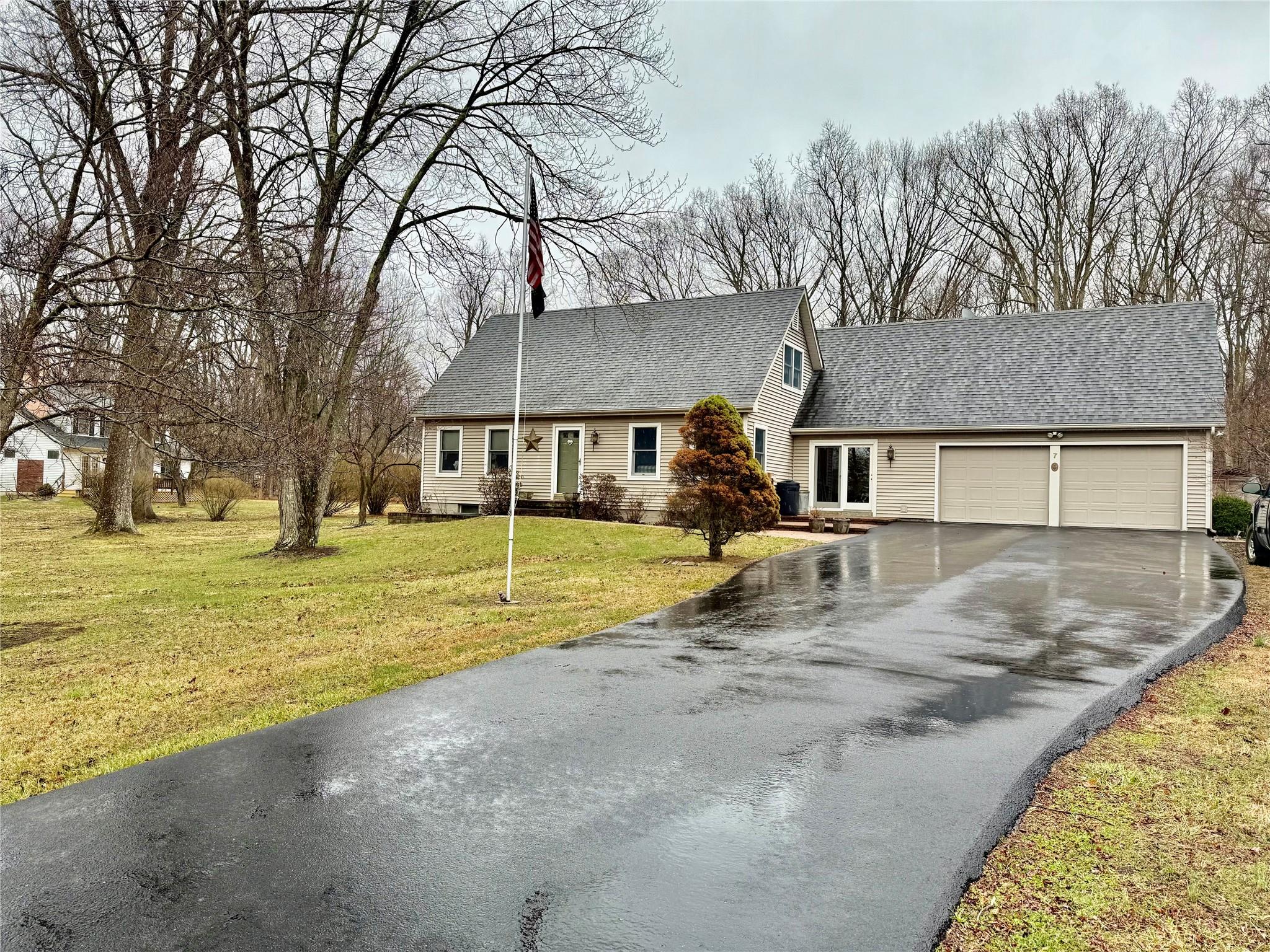 7 Willowbrook Lane Property Photo