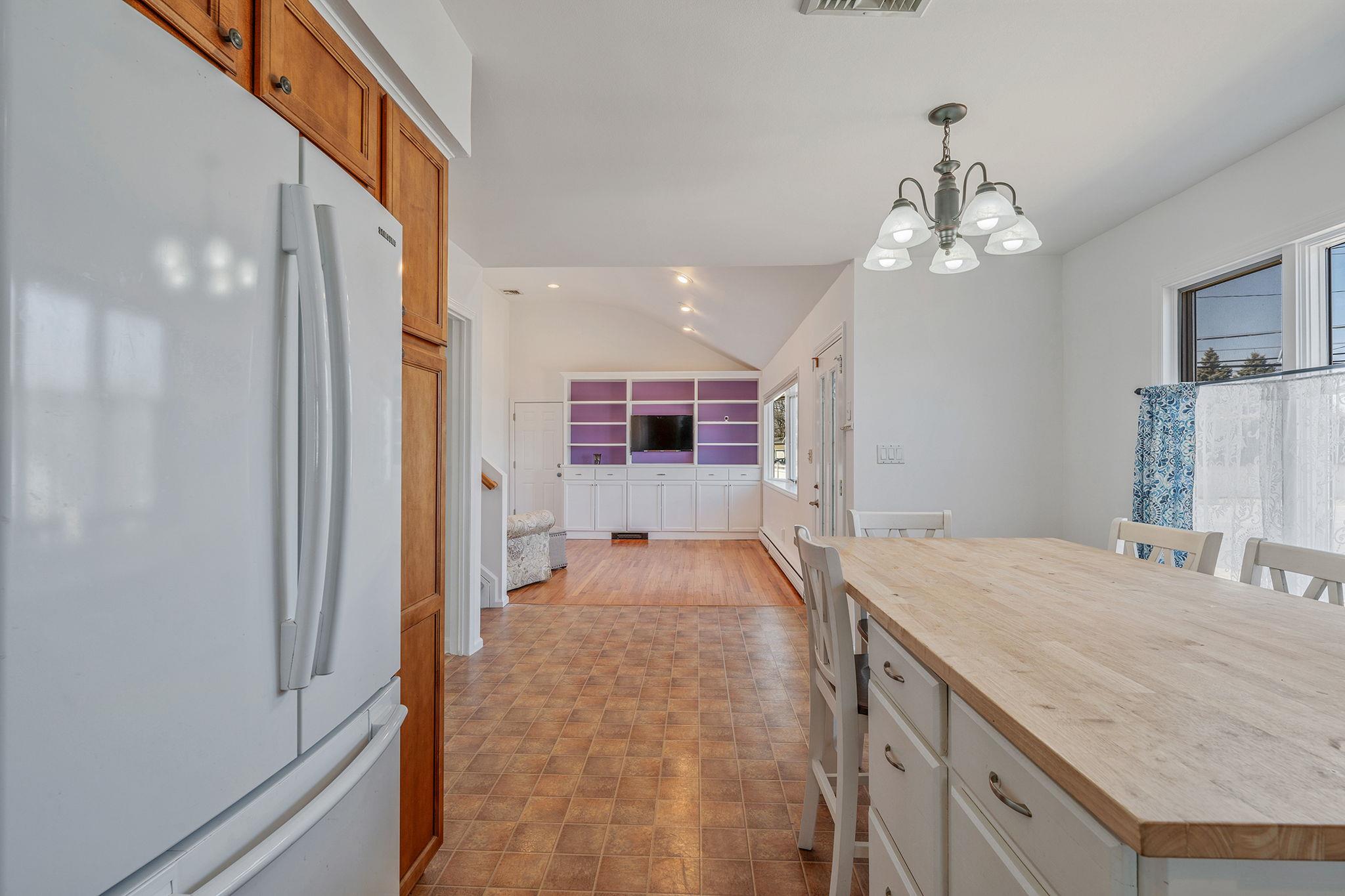 2 Lewis Circle Property Photo 5