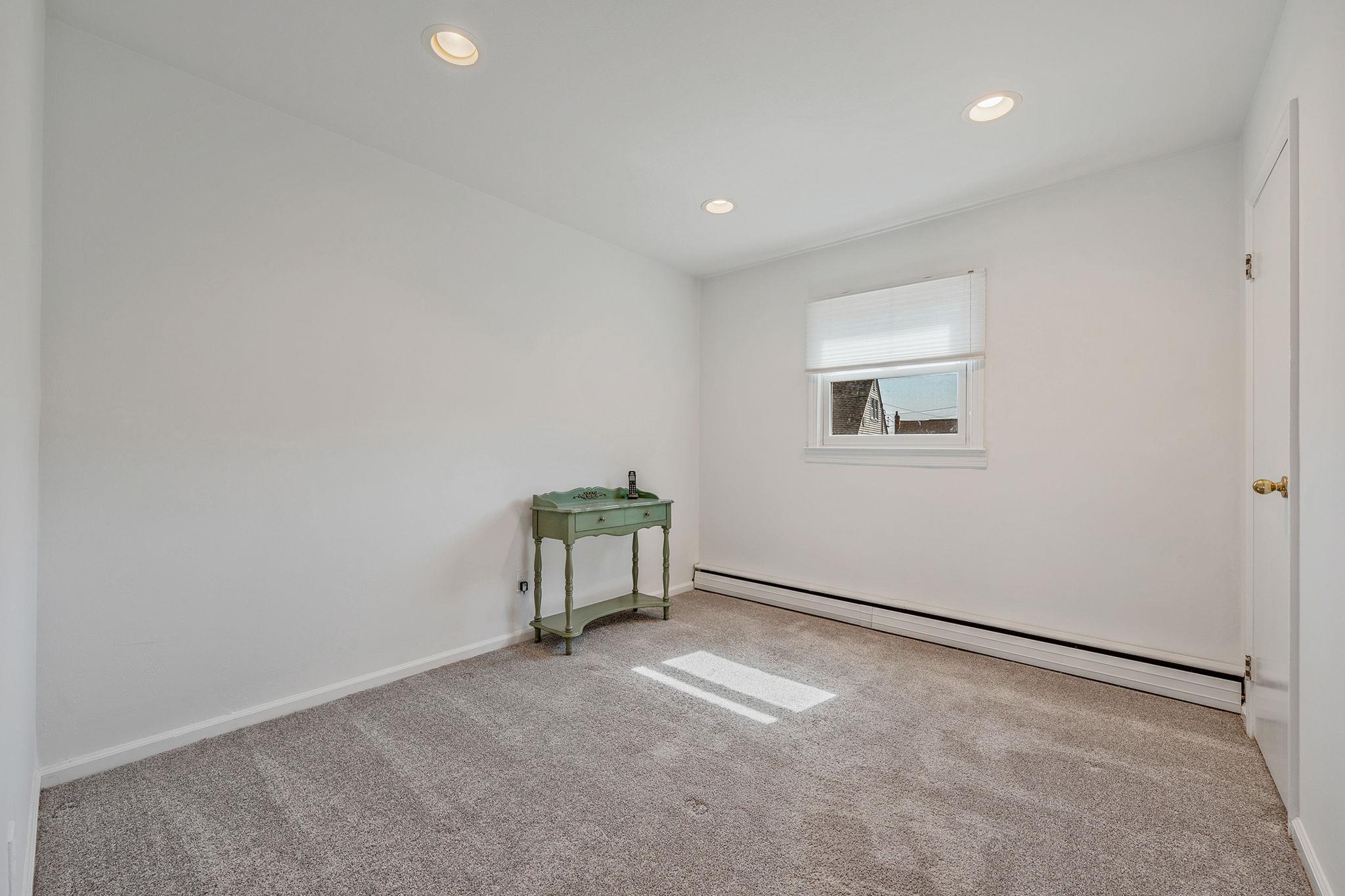2 Lewis Circle Property Photo 9