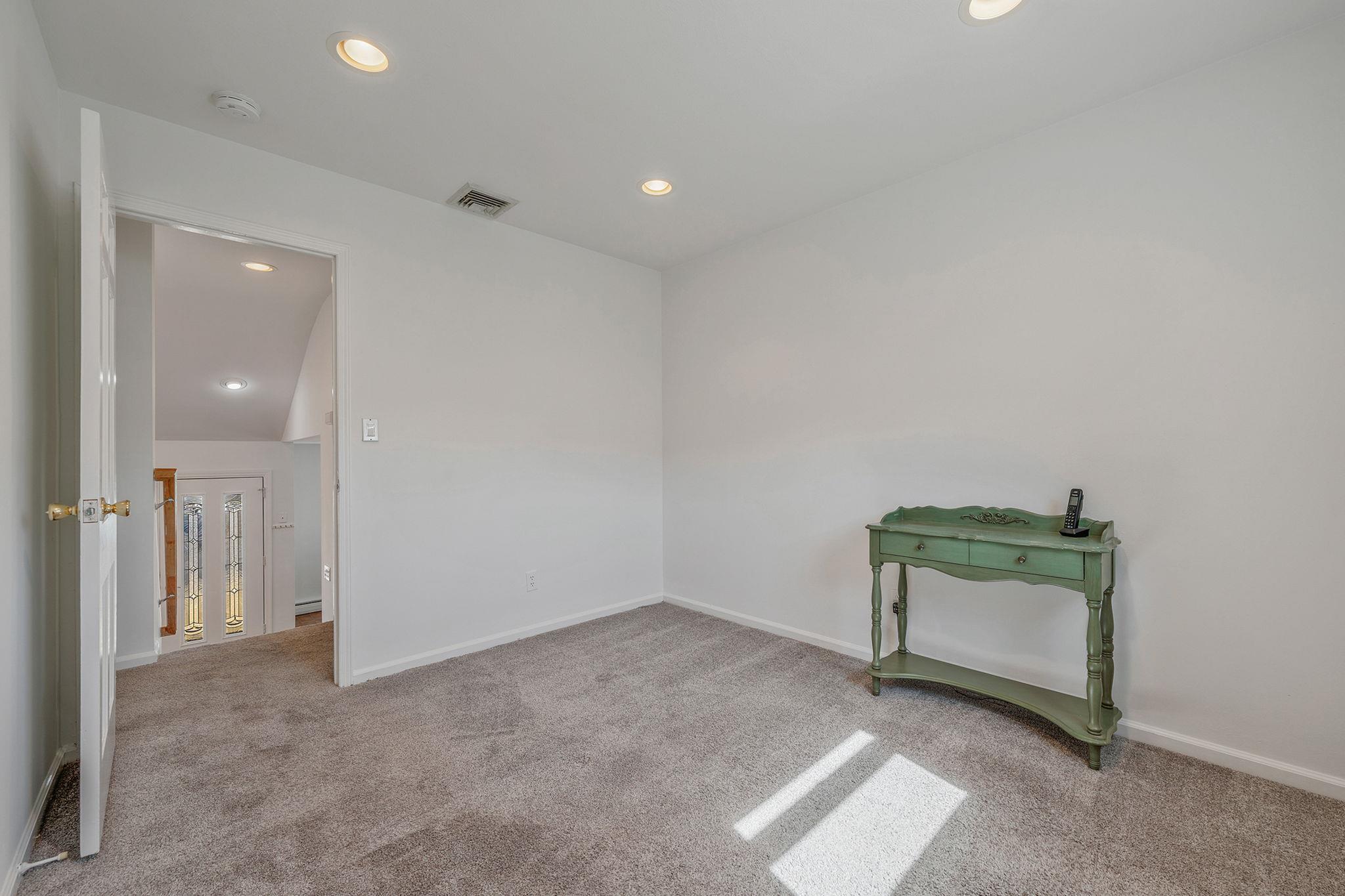 2 Lewis Circle Property Photo 10