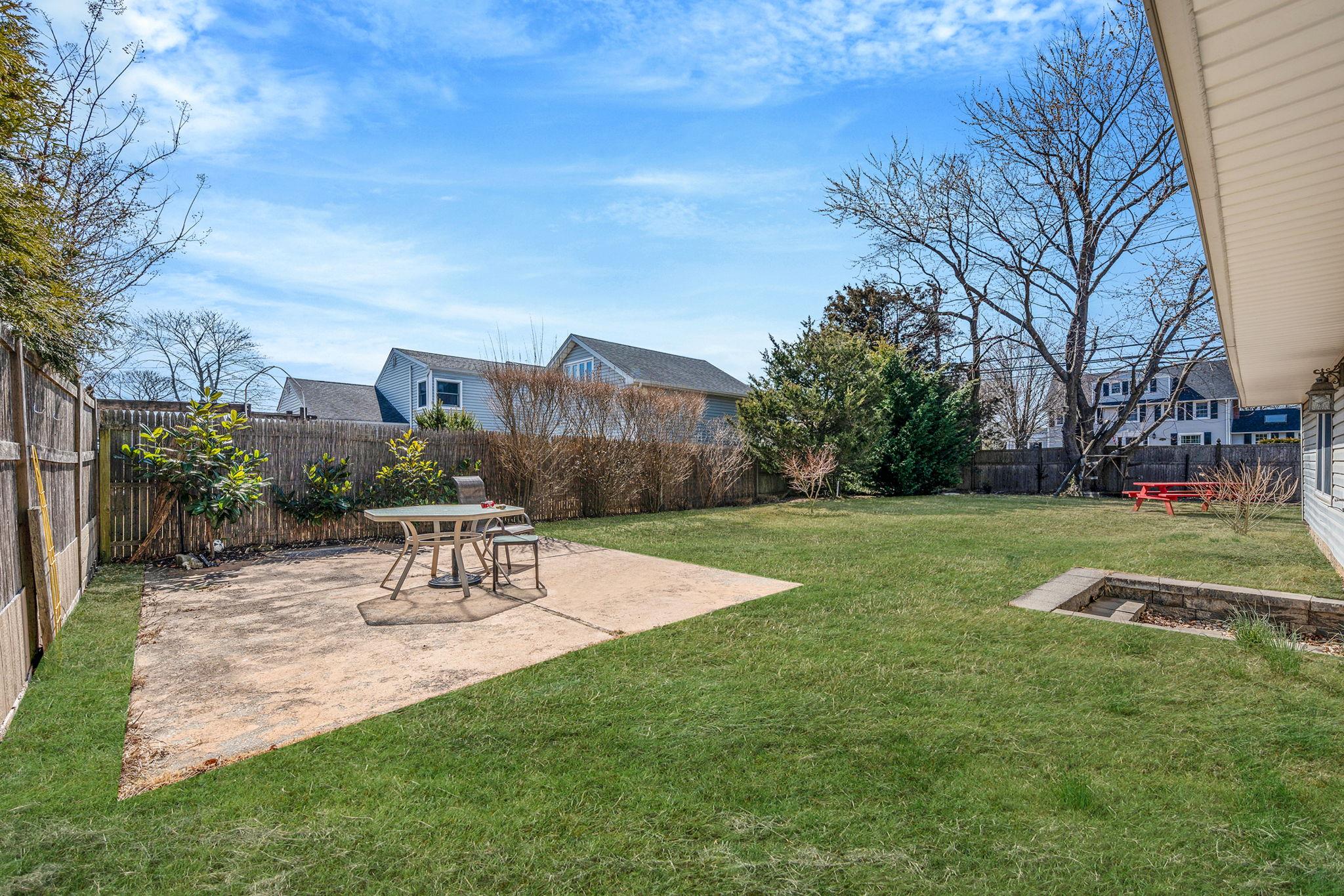 2 Lewis Circle Property Photo 18