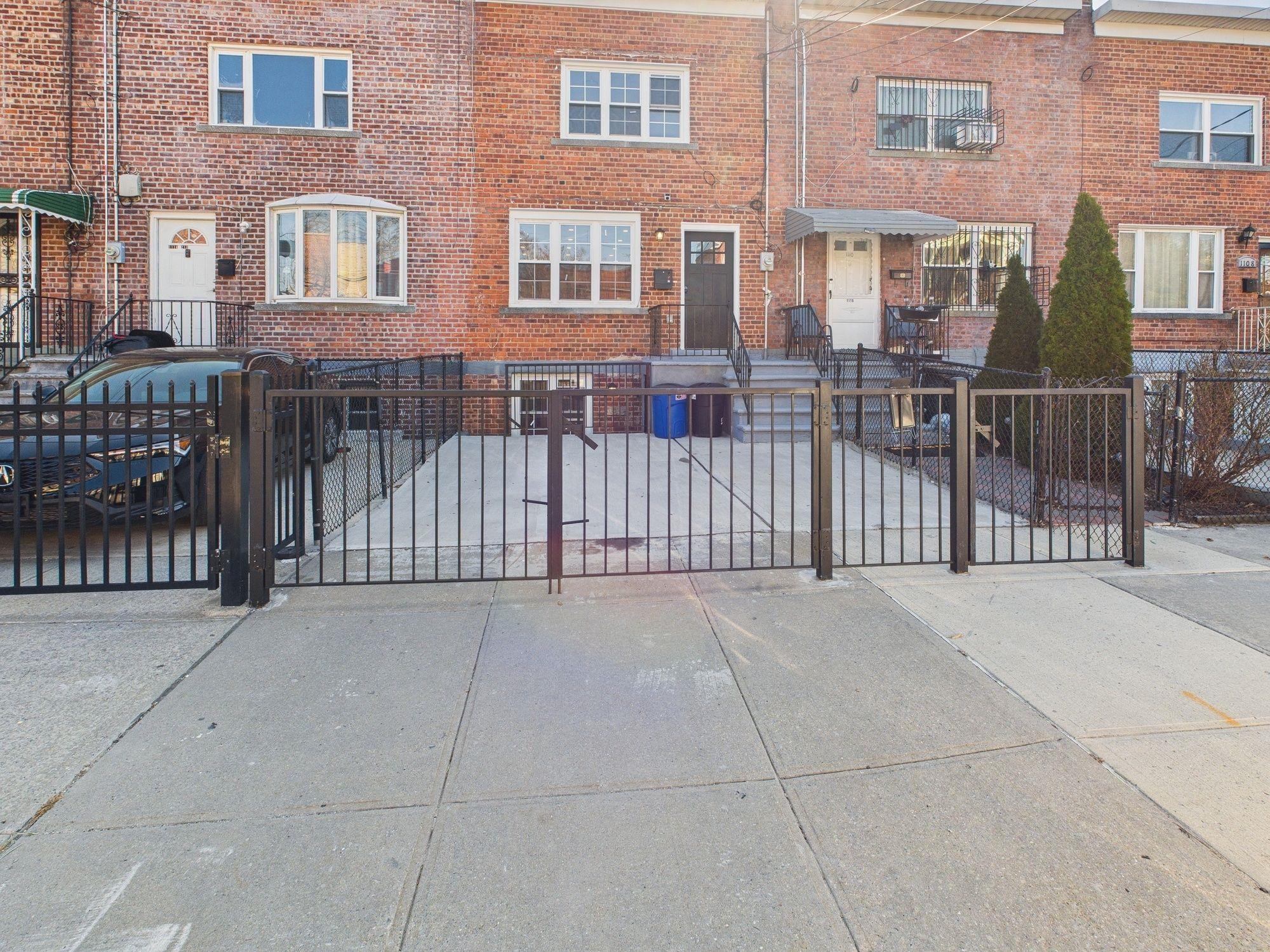 1112 E 213th Street Property Photo 1