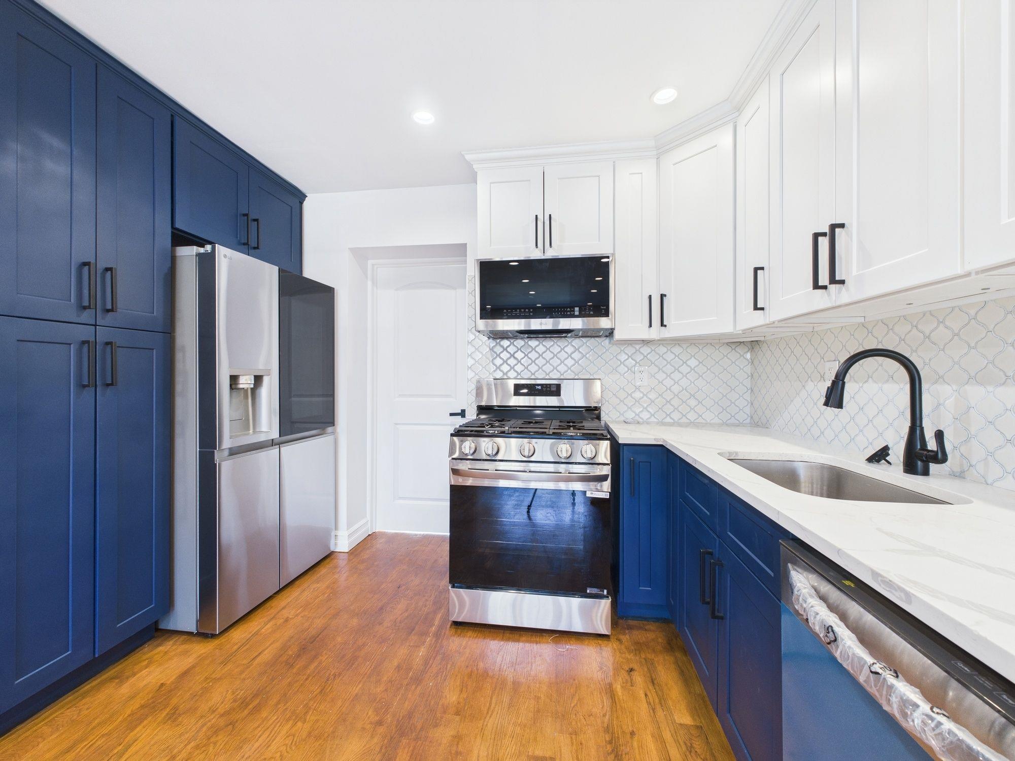 1112 E 213th Street Property Photo 6