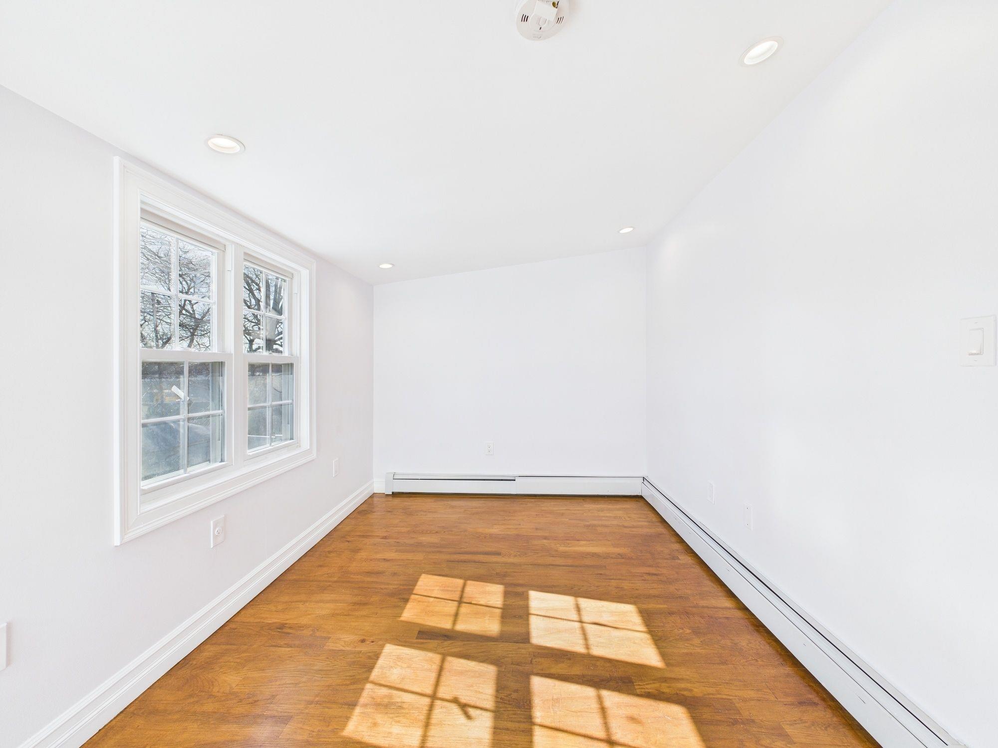 1112 E 213th Street Property Photo 8