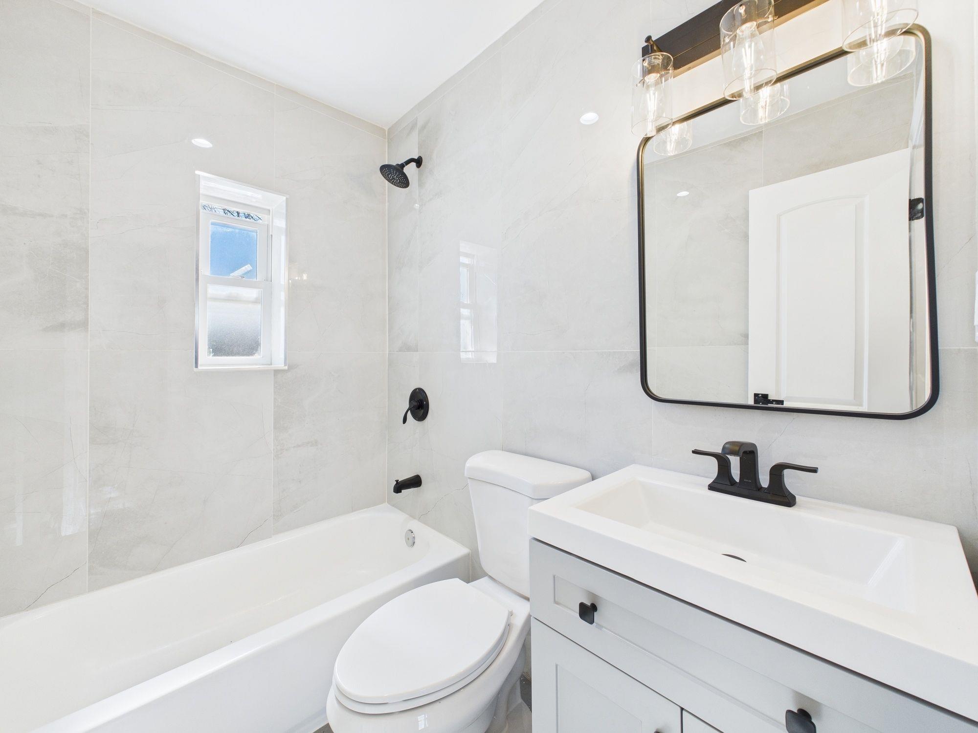 1112 E 213th Street Property Photo 13