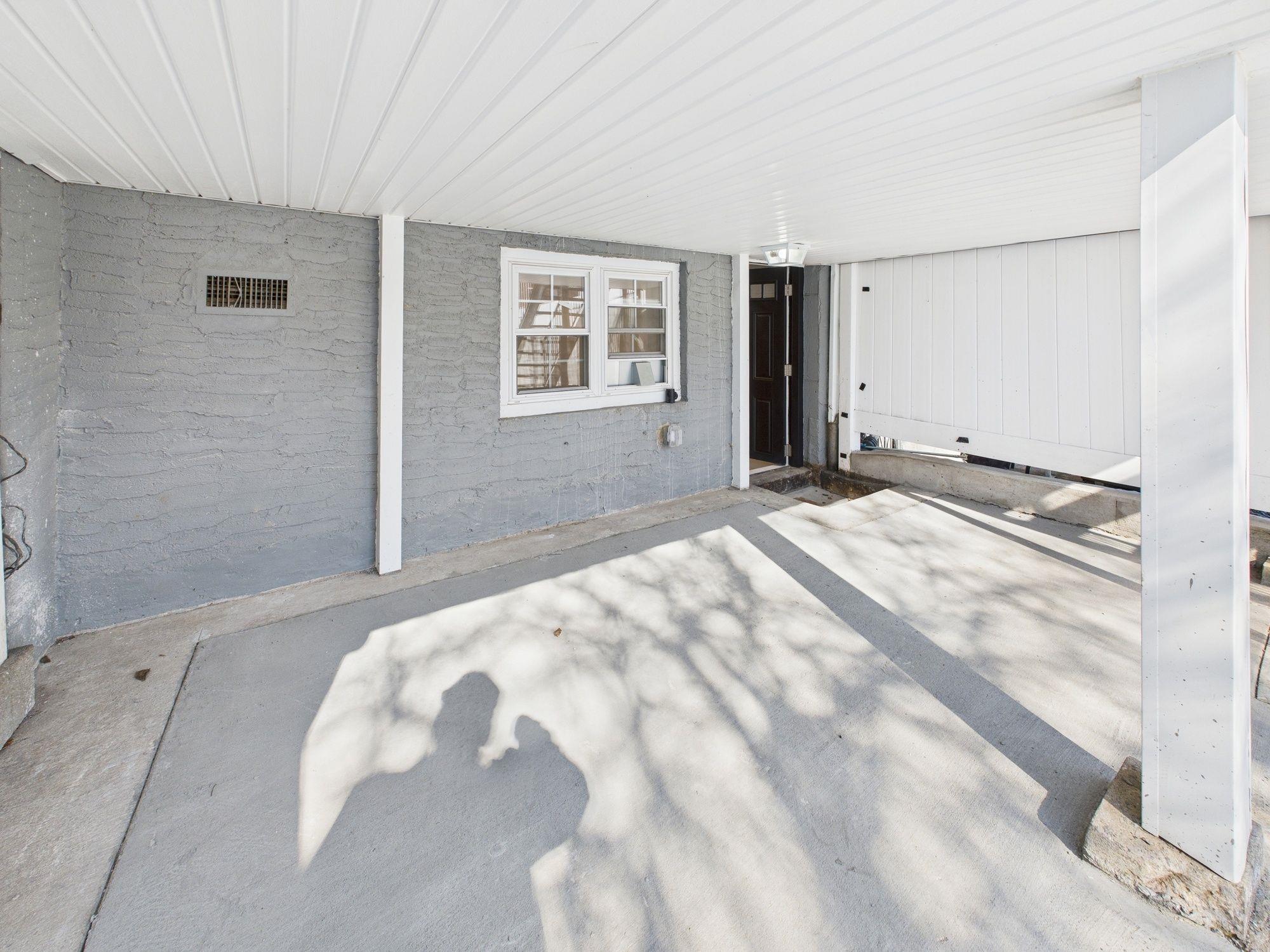 1112 E 213th Street Property Photo 27
