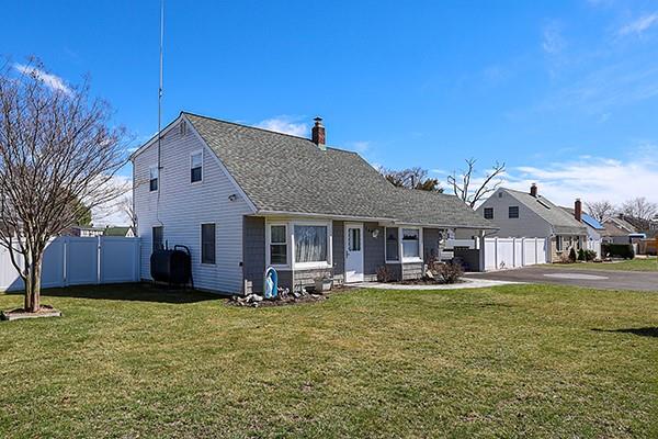 109 Loring Road Property Photo
