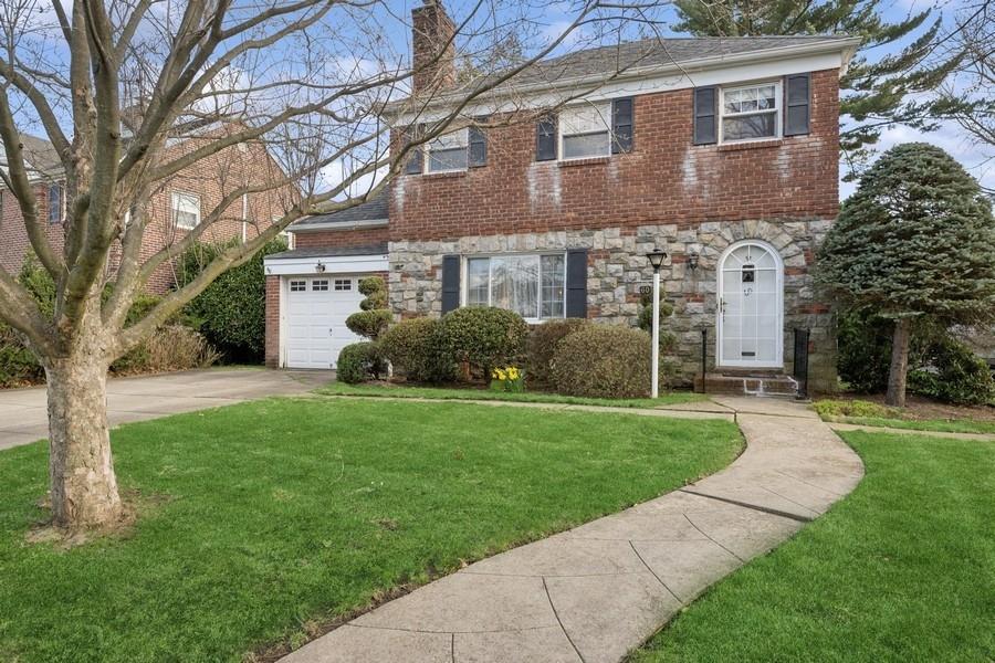 60 Huntington Rd Property Photo