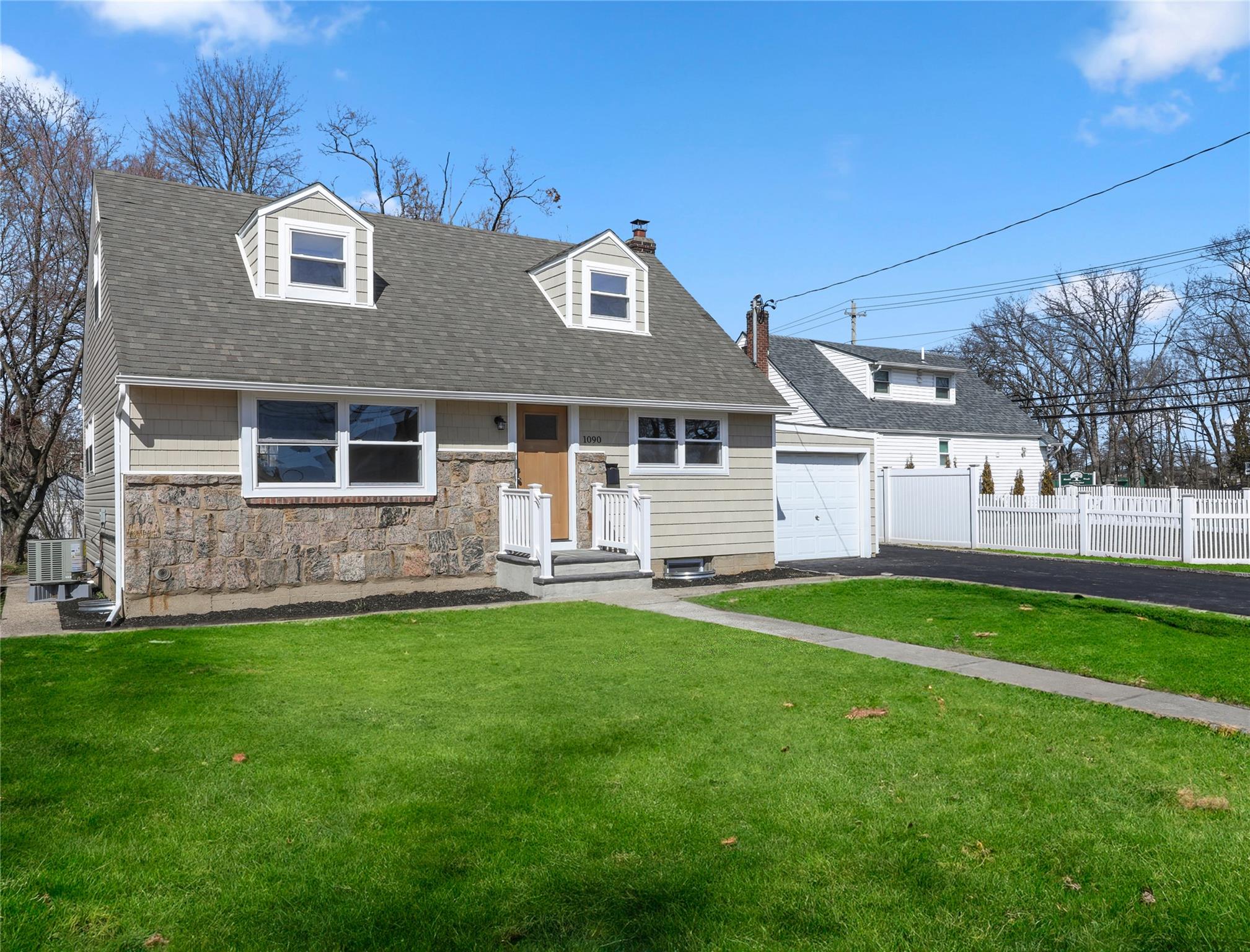 1090 Meadowbrook Road Property Photo