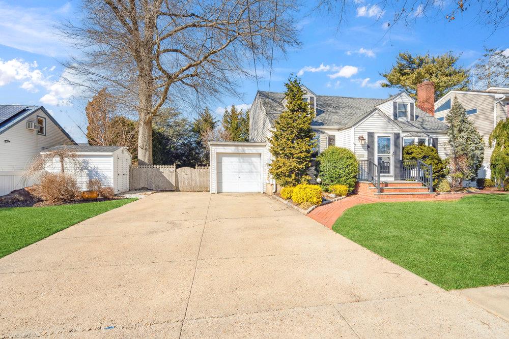 1855 Stone Avenue Property Photo 3