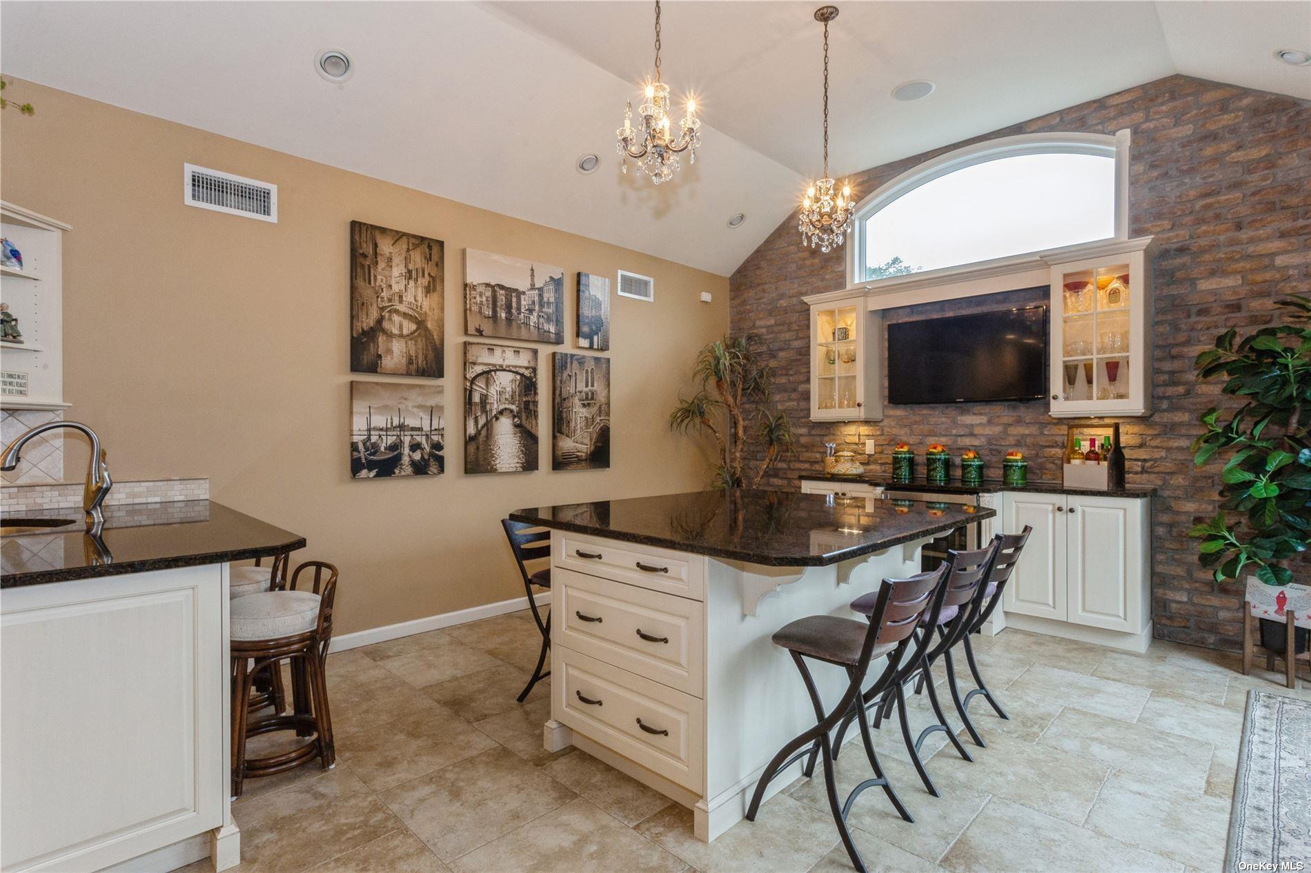 702 Nassau Street Property Photo 1