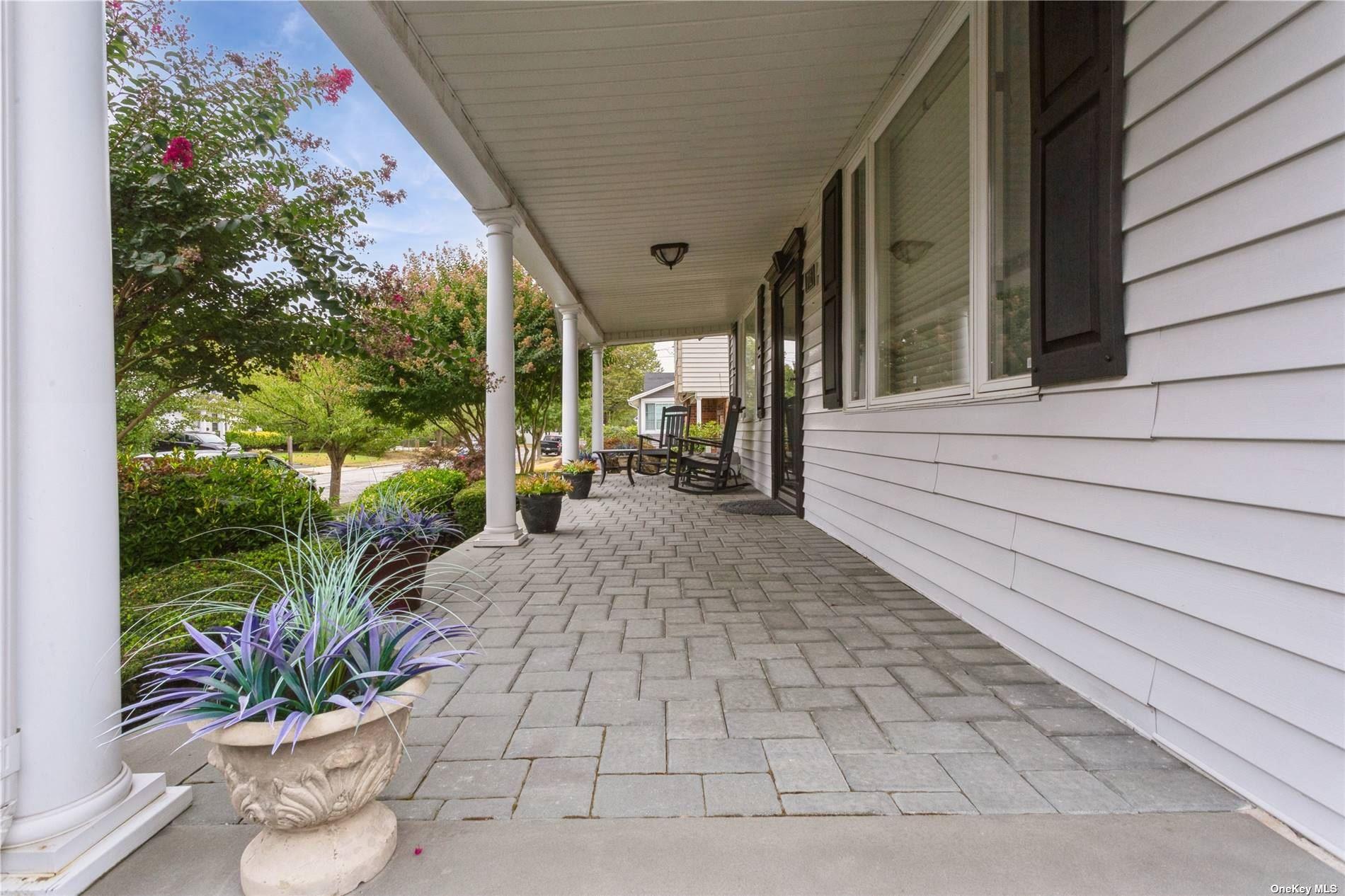 702 Nassau Street Property Photo 4