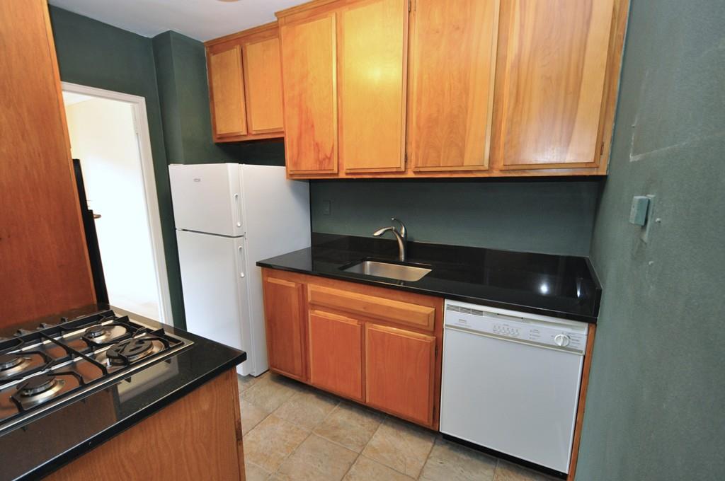 260 Garth Road 7k4 Property Photo 7