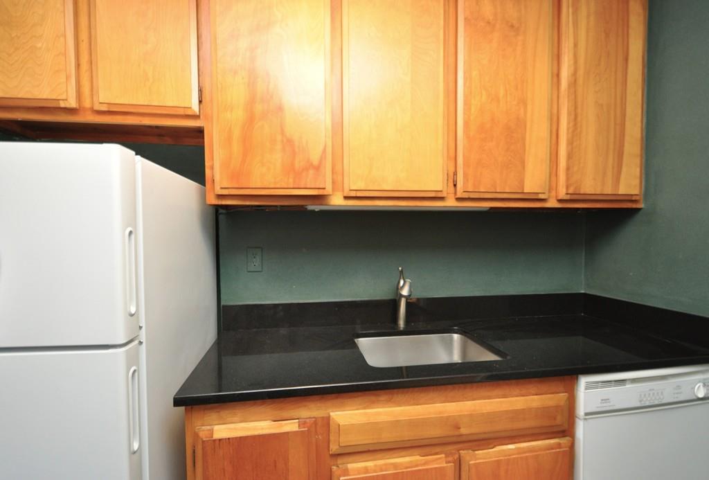 260 Garth Road 7k4 Property Photo 9