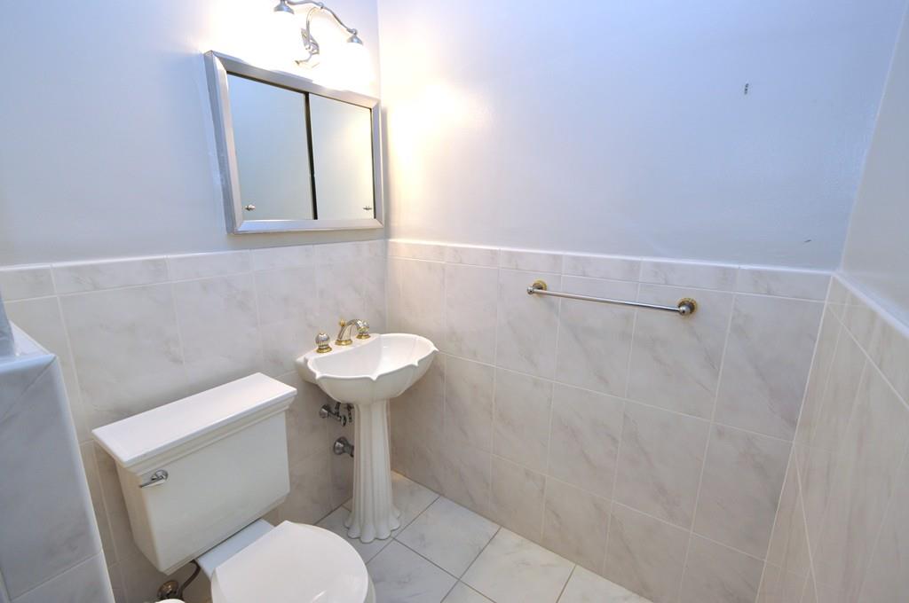 260 Garth Road 7k4 Property Photo 16