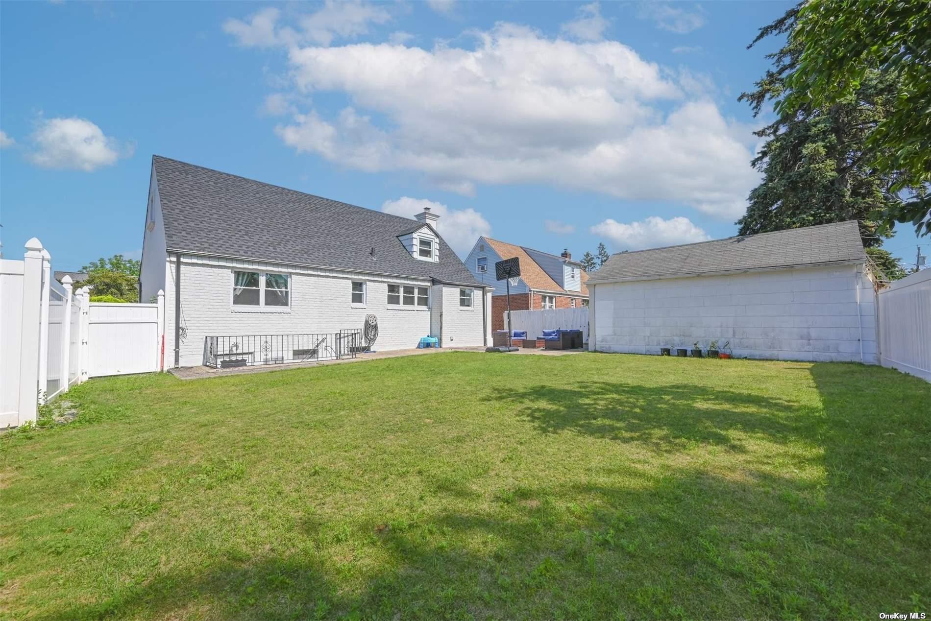12 Radstock Avenue Property Photo 8