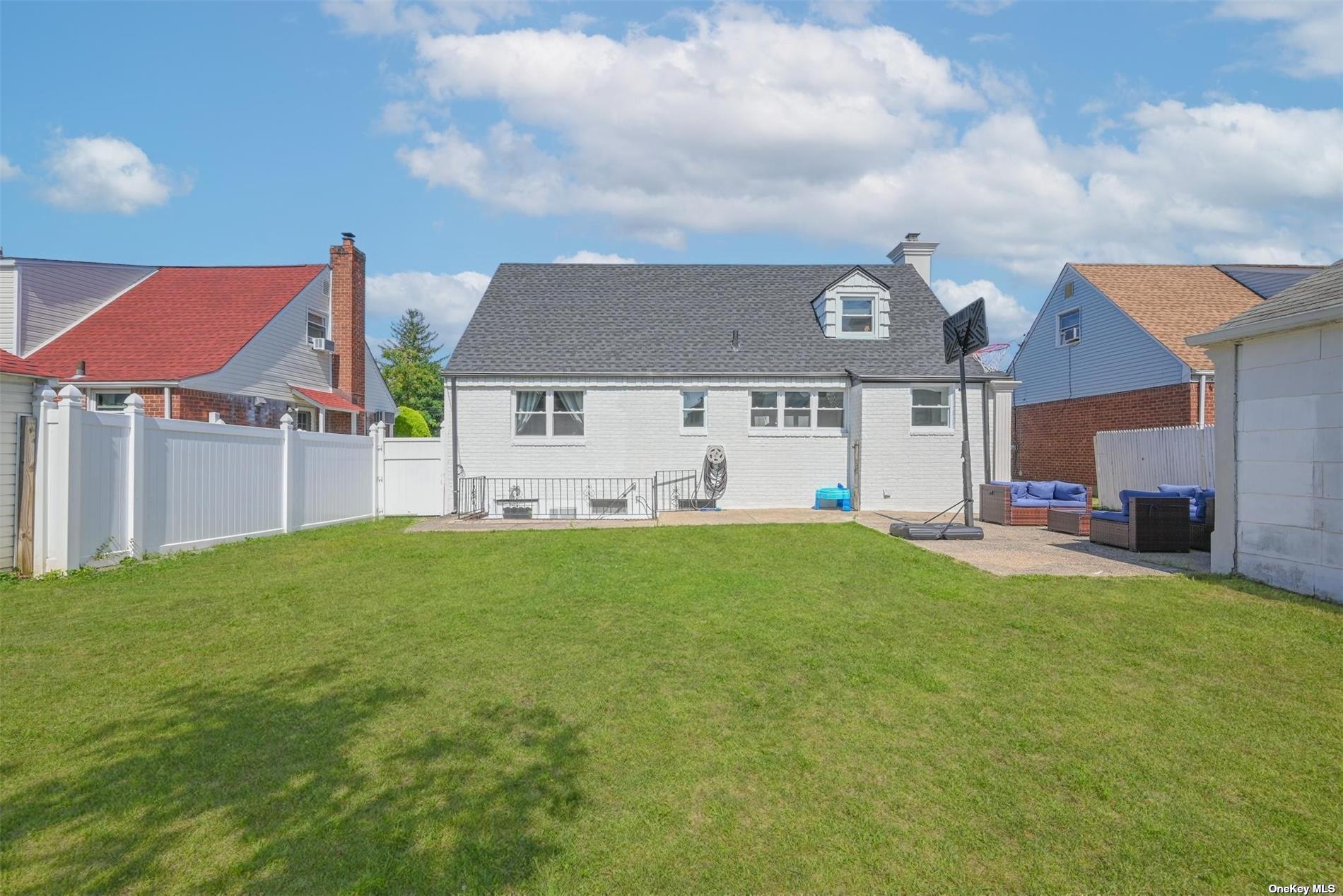 12 Radstock Avenue Property Photo 10