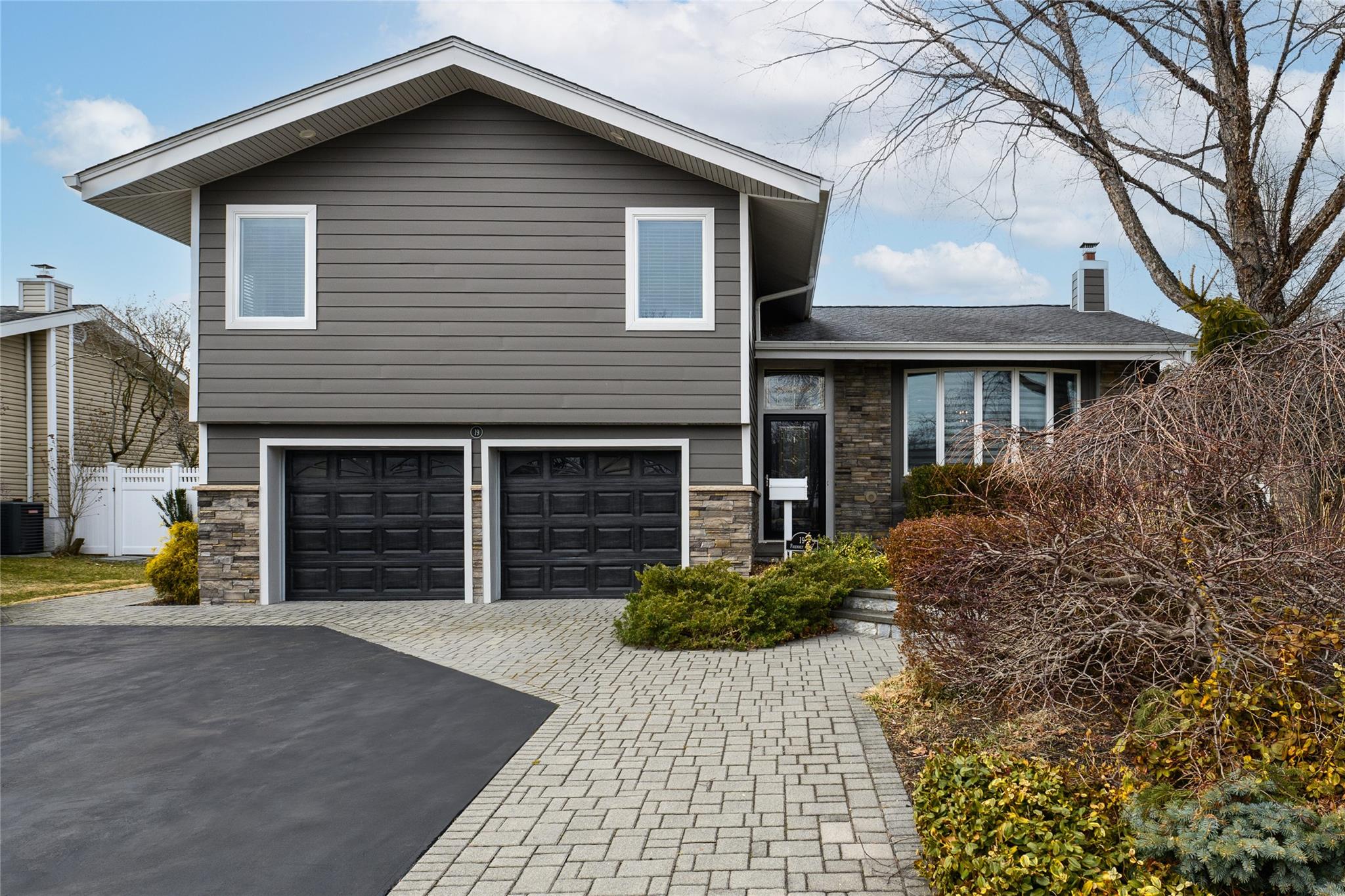 19 Friendly Lane Property Photo
