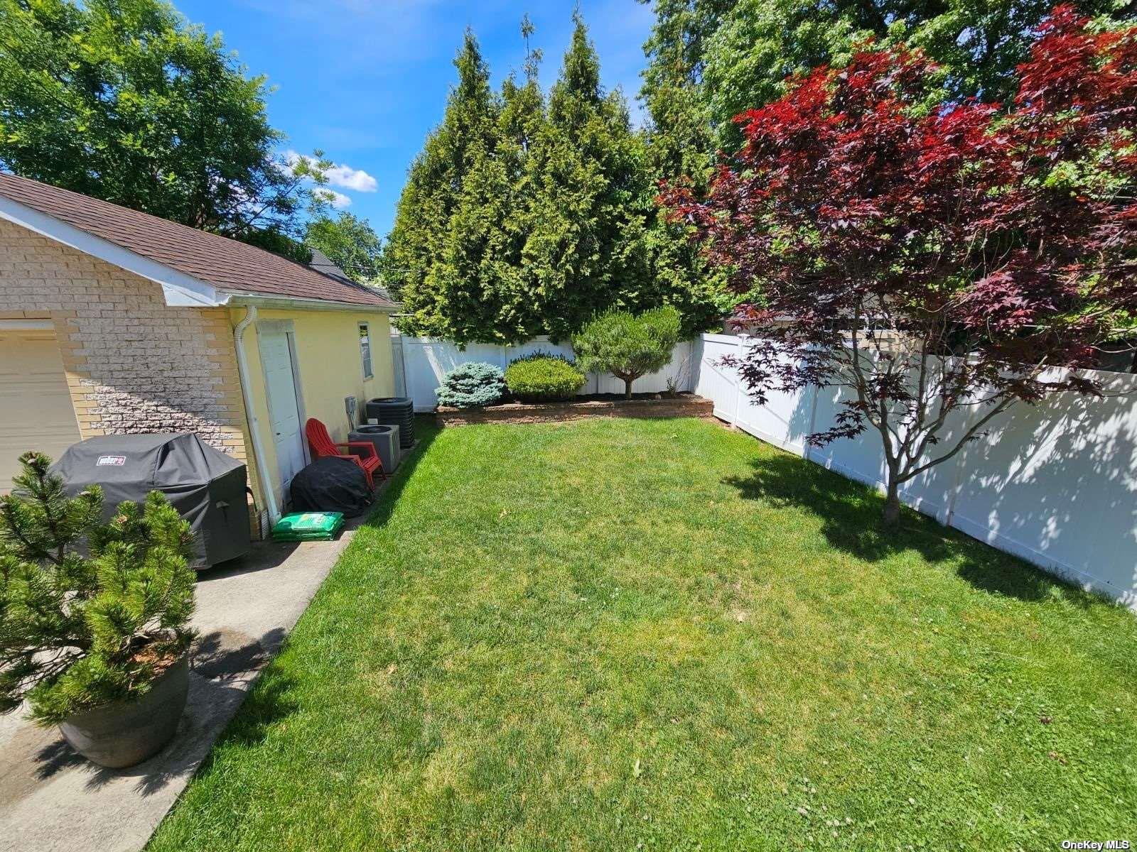 80-18 261st Street Property Photo 22
