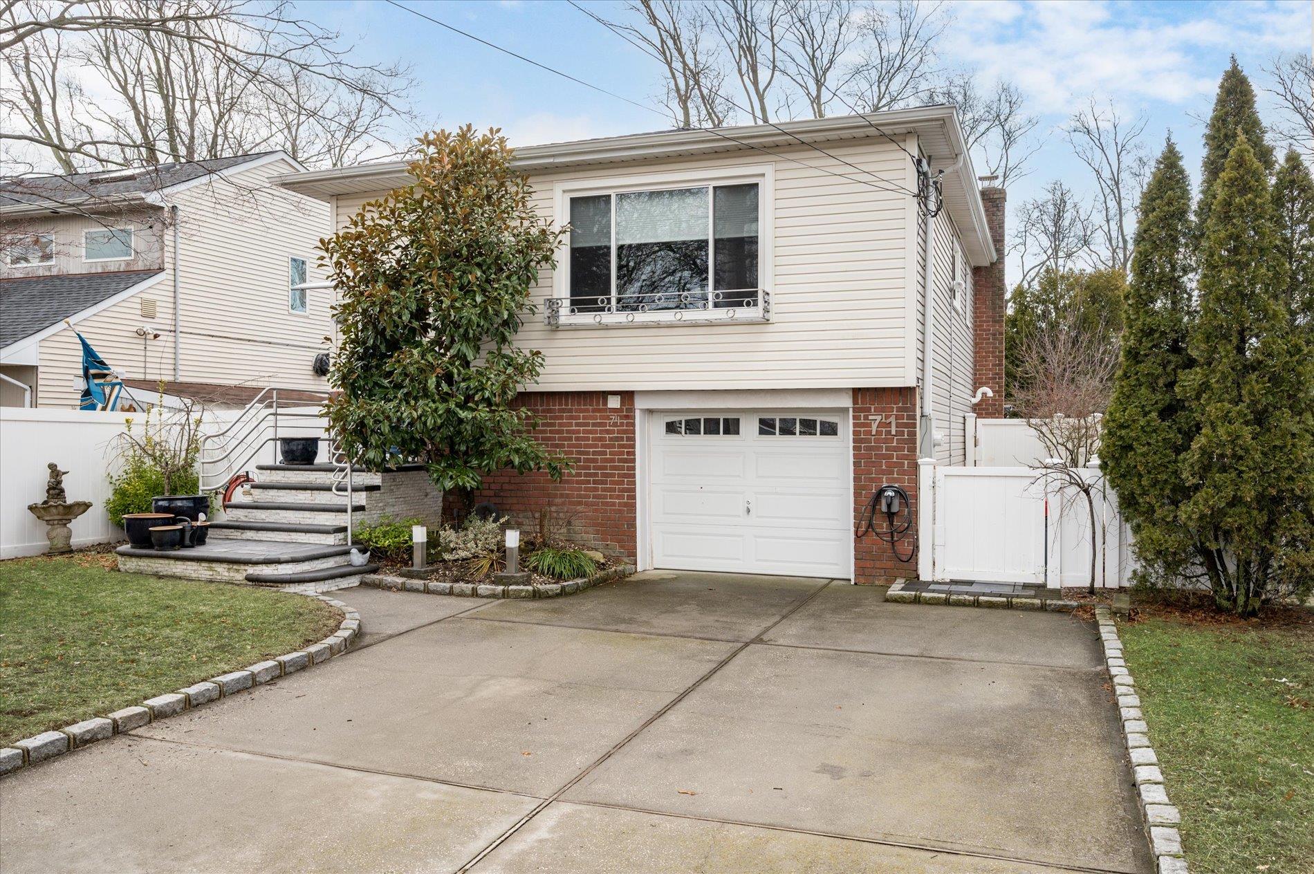 71 E Lido Prom Property Photo 1