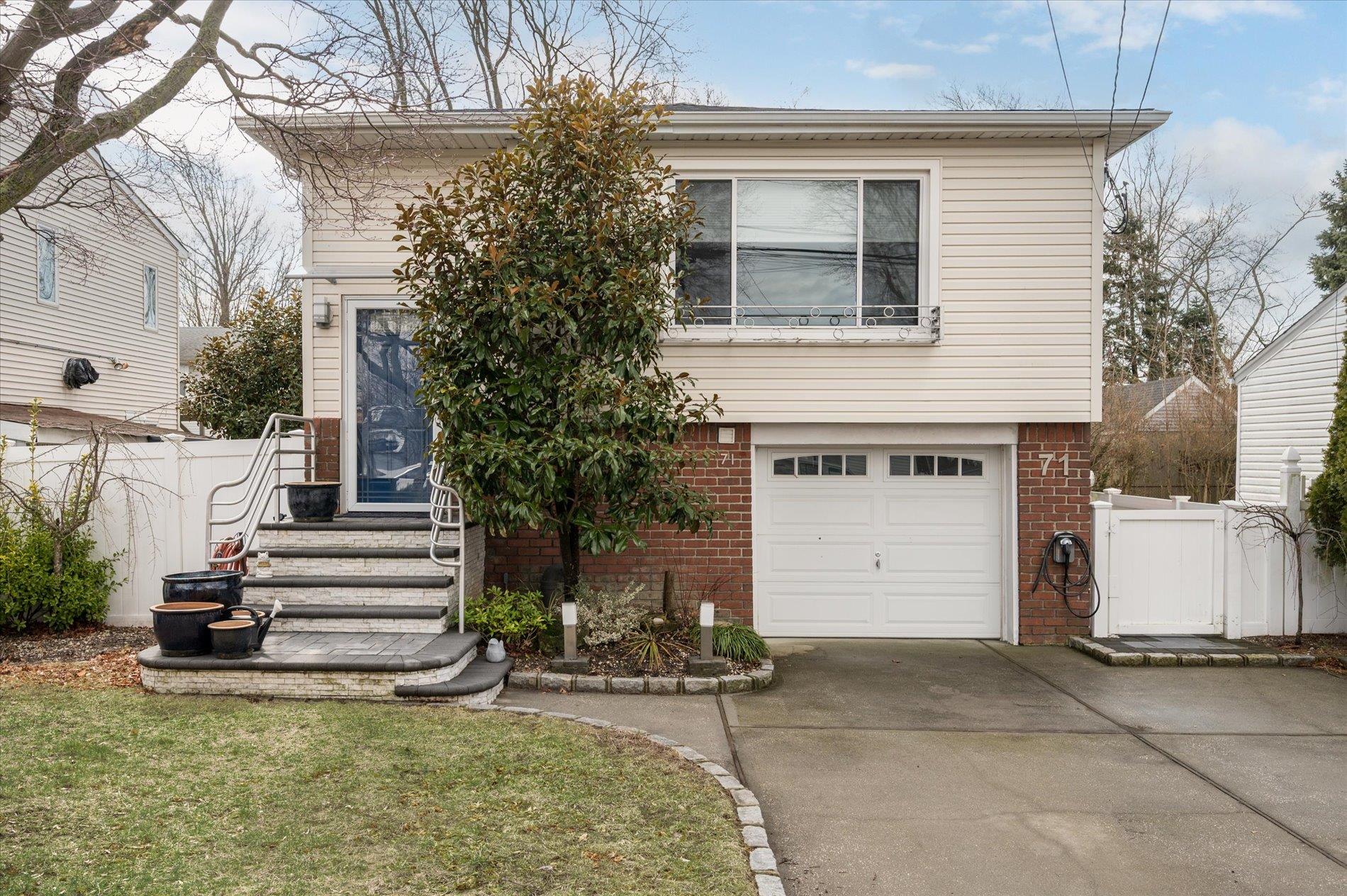 71 E Lido Prom Property Photo 2