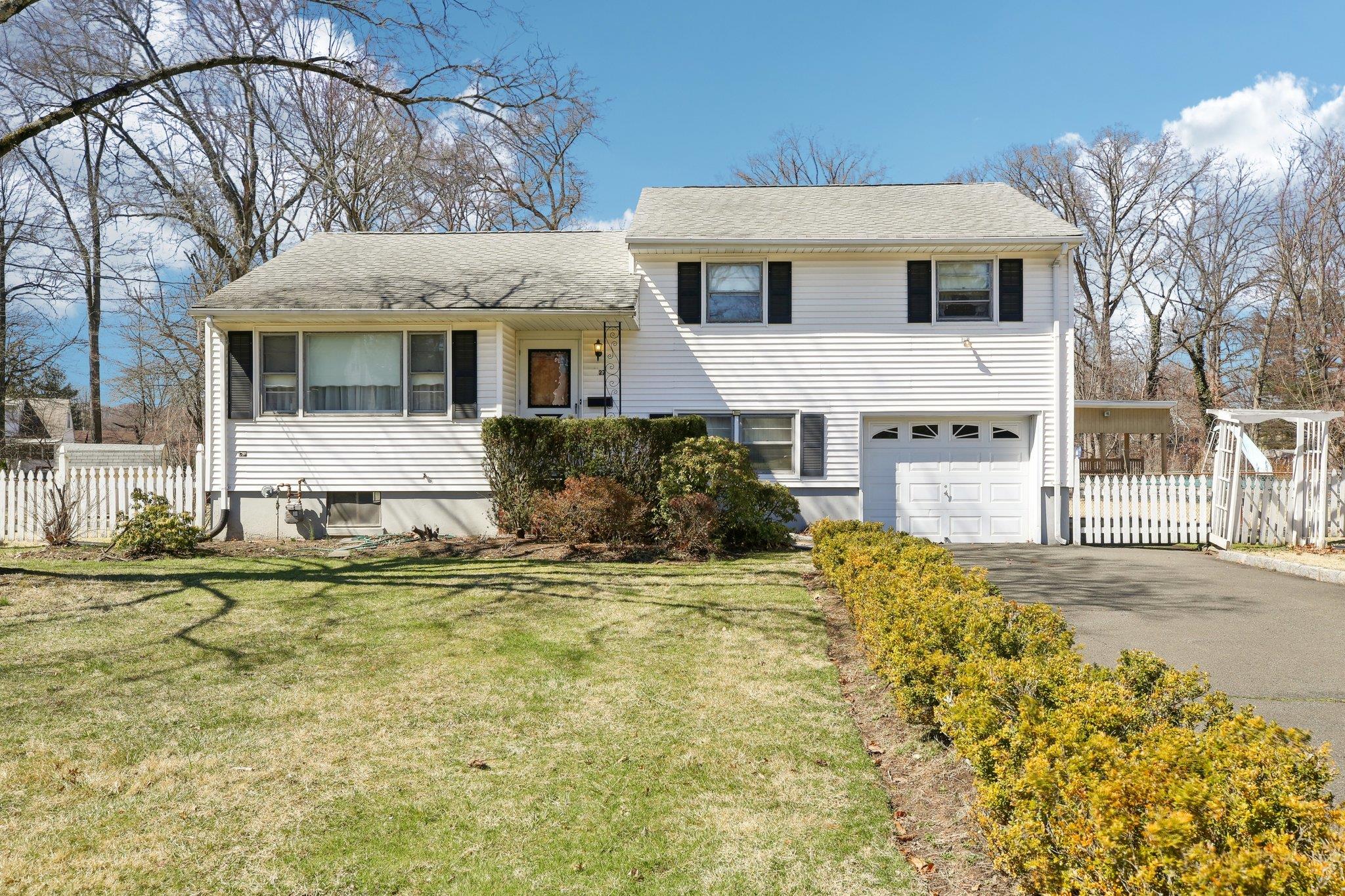 27 Sherwood Drive Property Photo