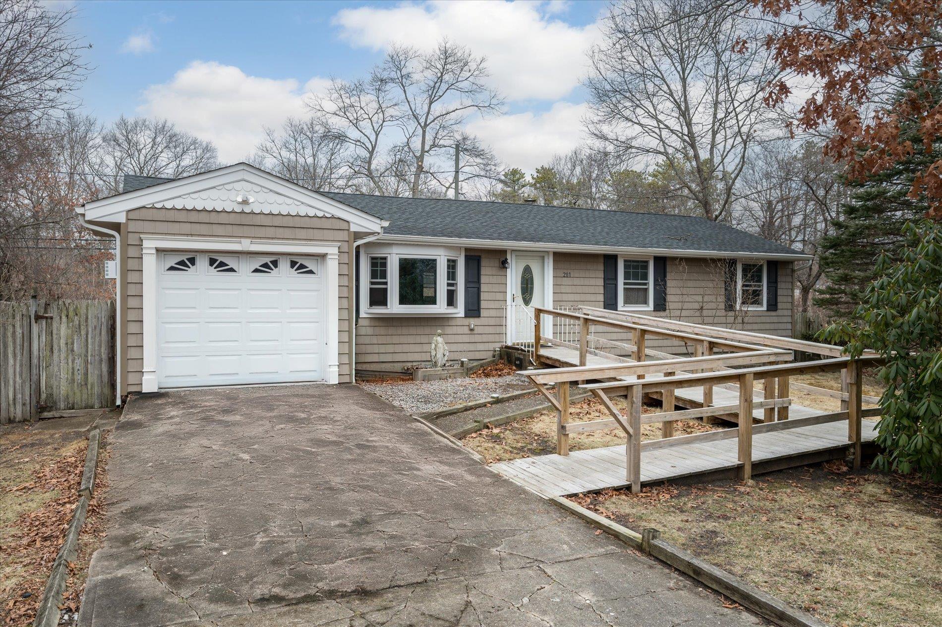 281 Easton Street Property Photo