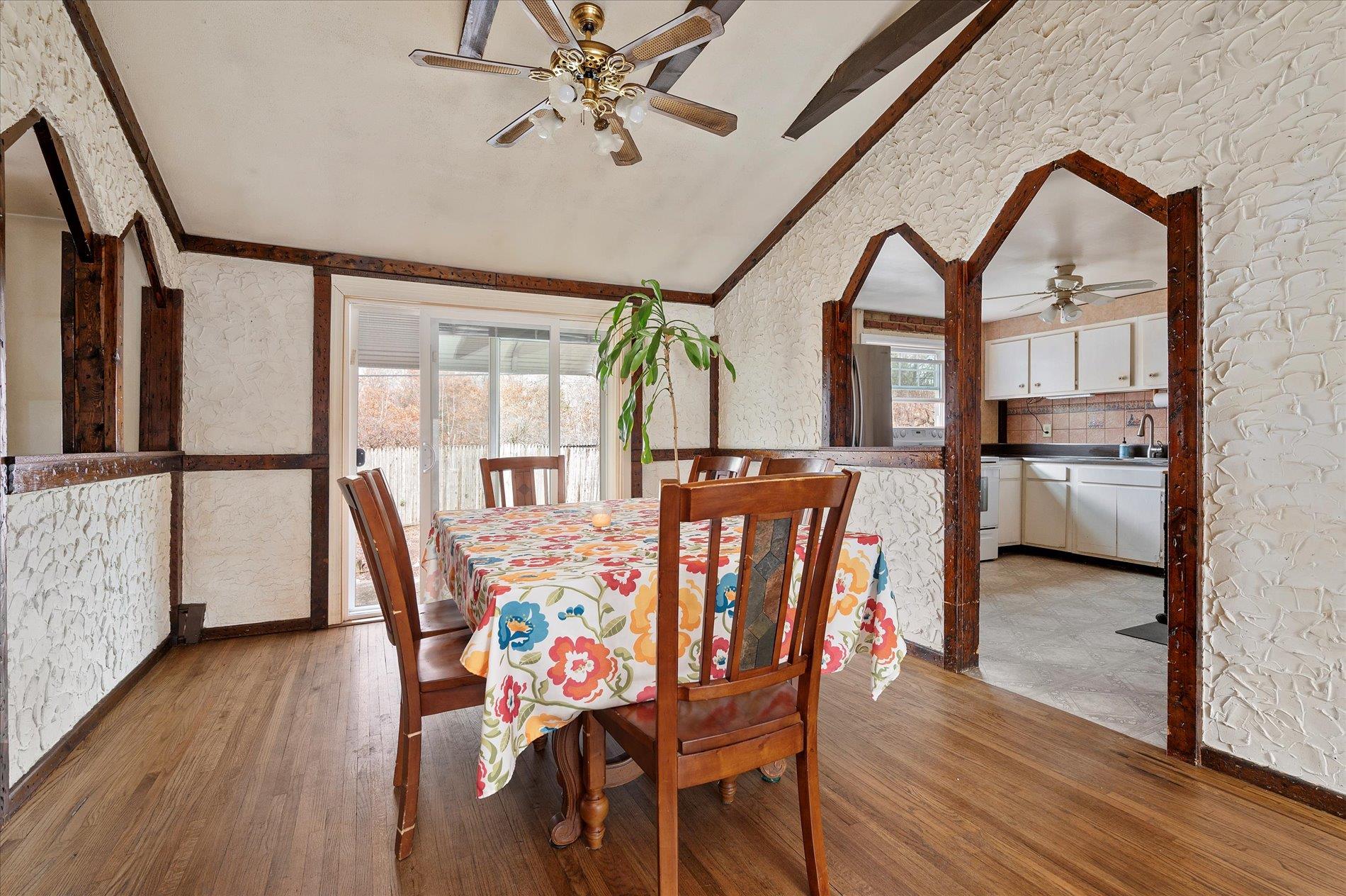 281 Easton Street Property Photo 6