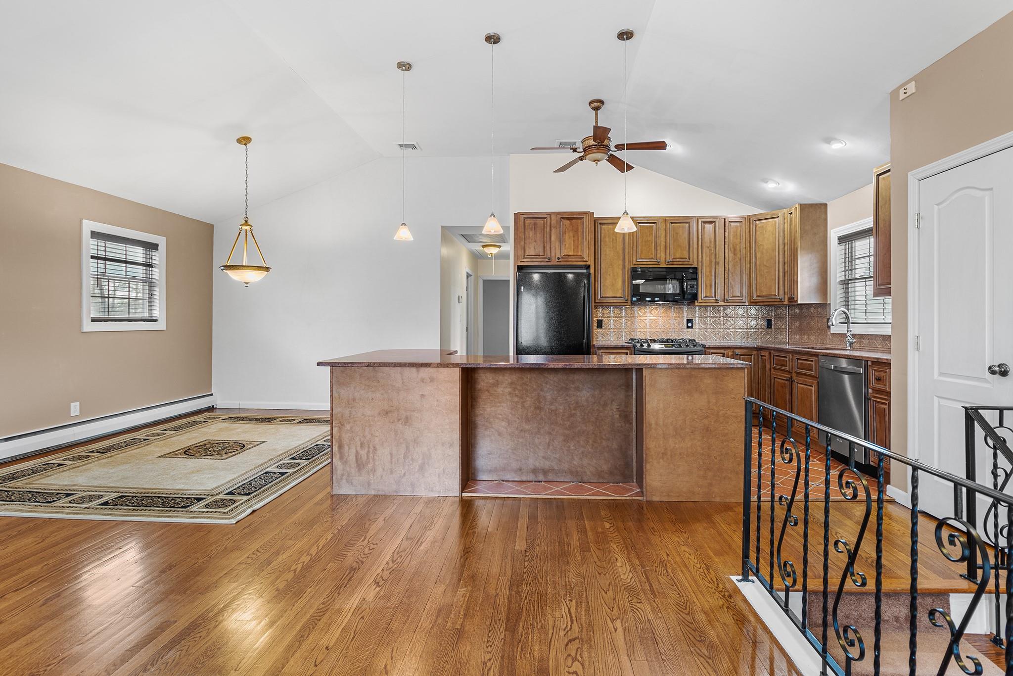 539 Elwood Road Property Photo 6