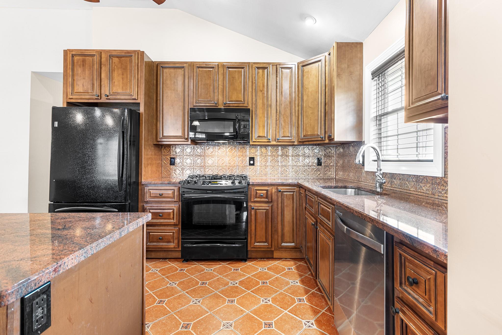 539 Elwood Road Property Photo 7