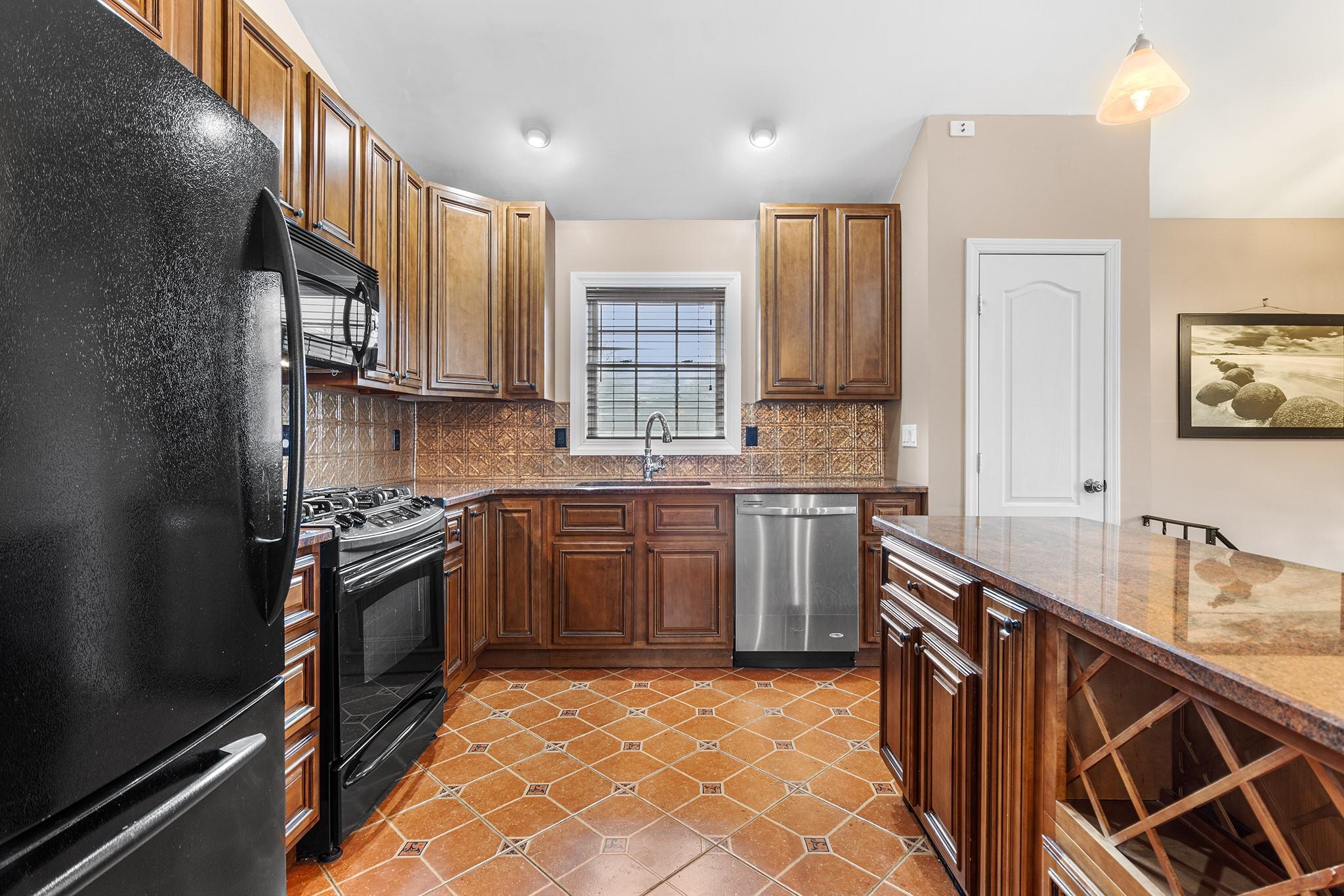 539 Elwood Road Property Photo 8